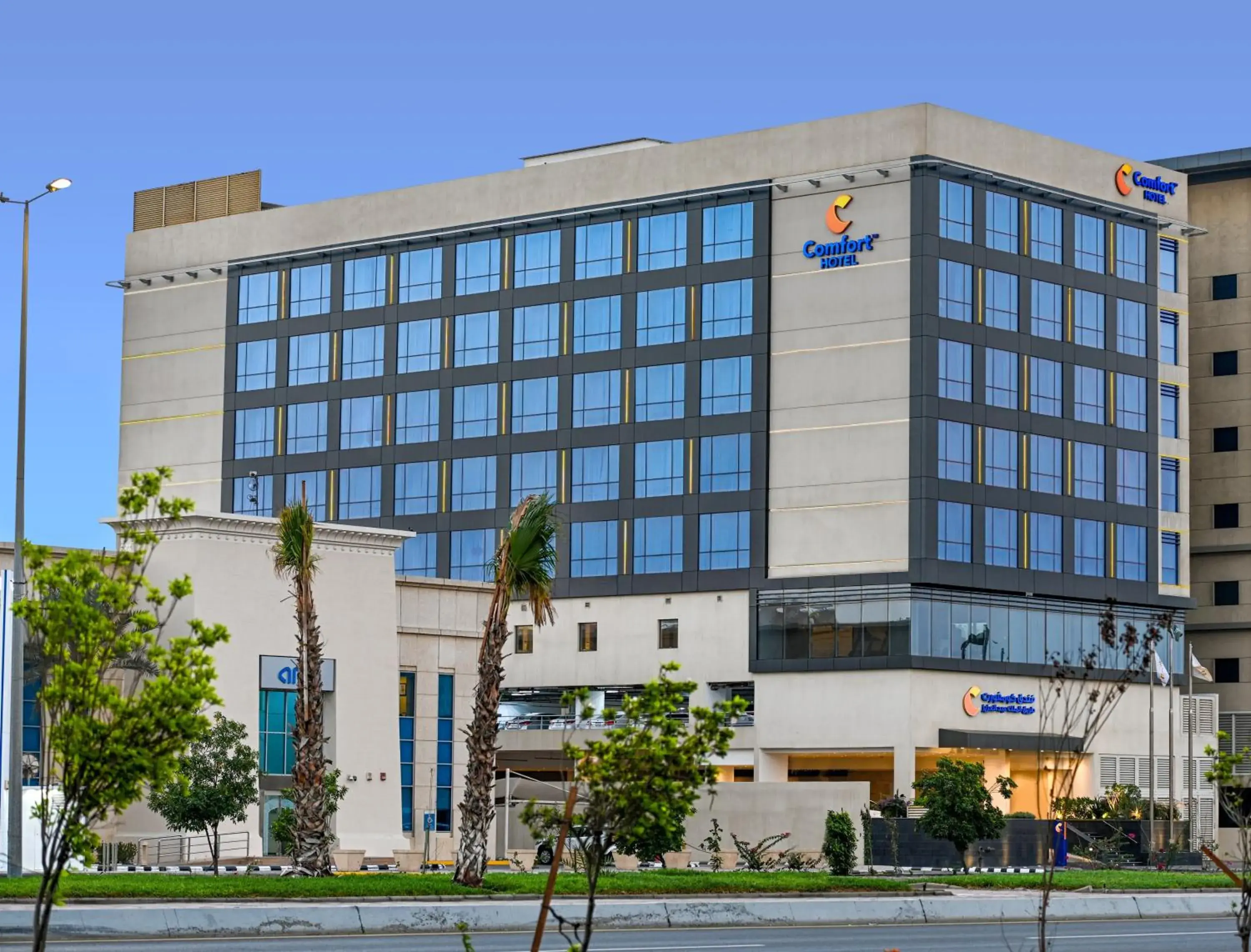 Property building in Comfort Hotel Jeddah King Road Property building in Comfort Hotel Jeddah King Road