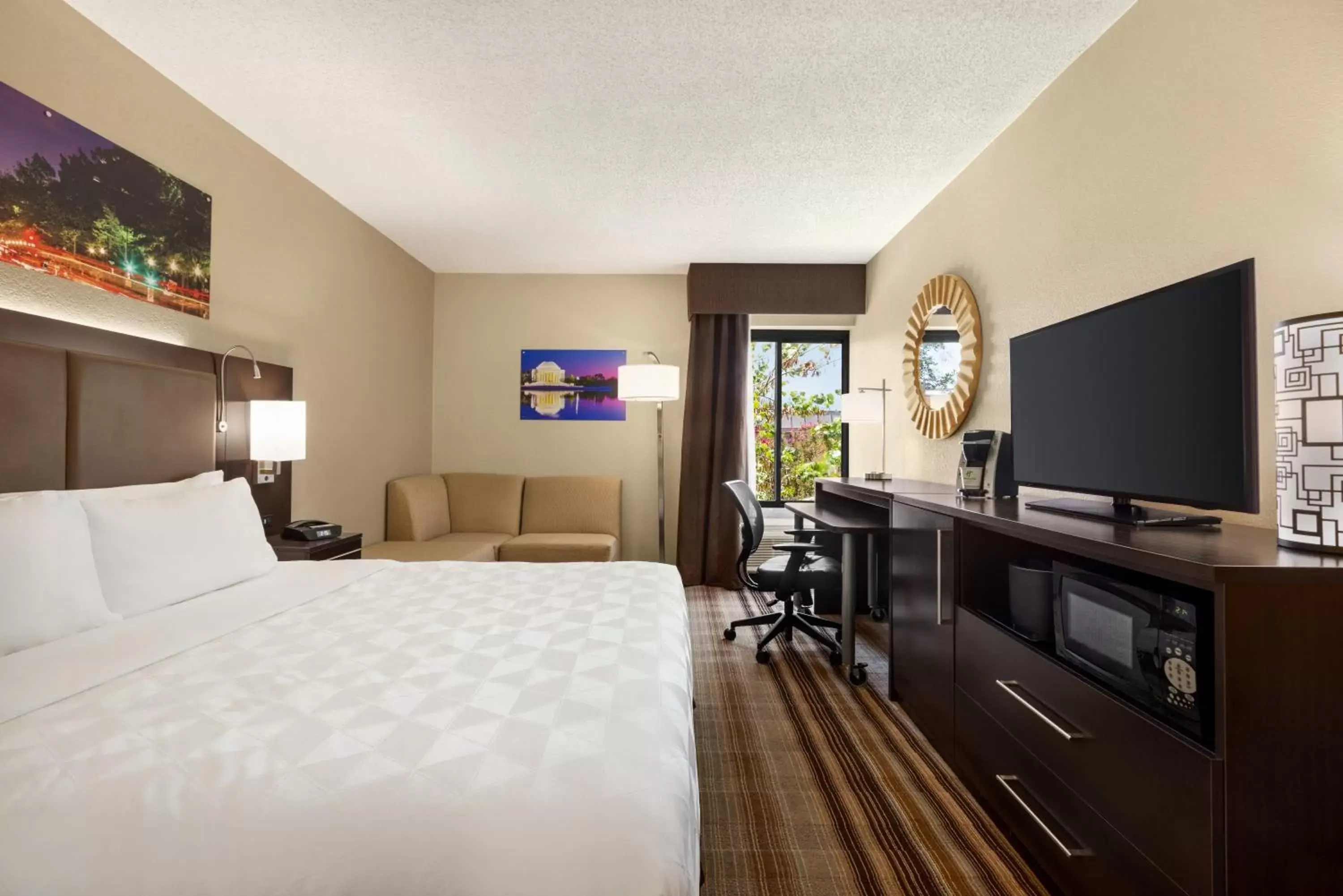 Photo of the whole room, TV/Entertainment Center in Holiday Inn Washington-Dulles International Airport, an IHG Hotel