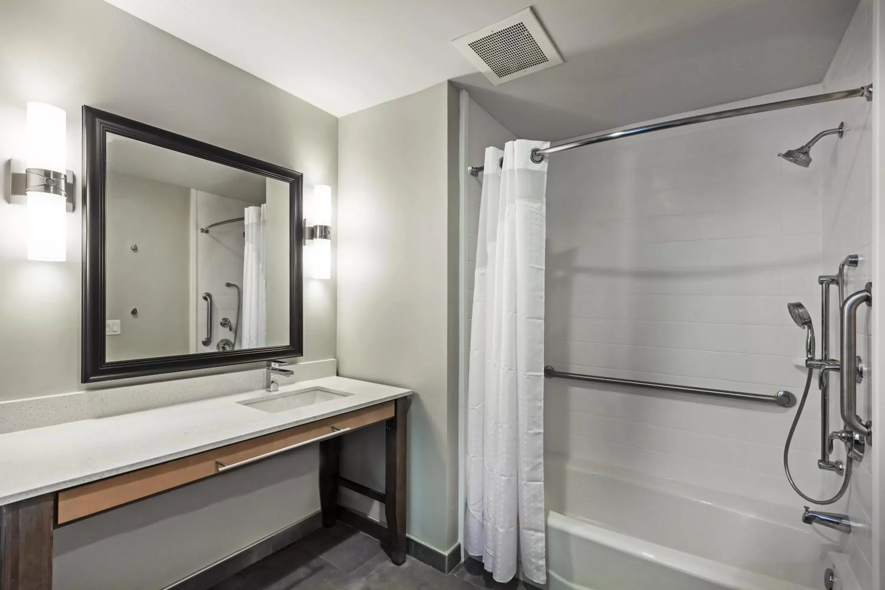 Photo of the whole room, Bathroom in Holiday Inn Houston NE-Bush Airport Area, an IHG Hotel