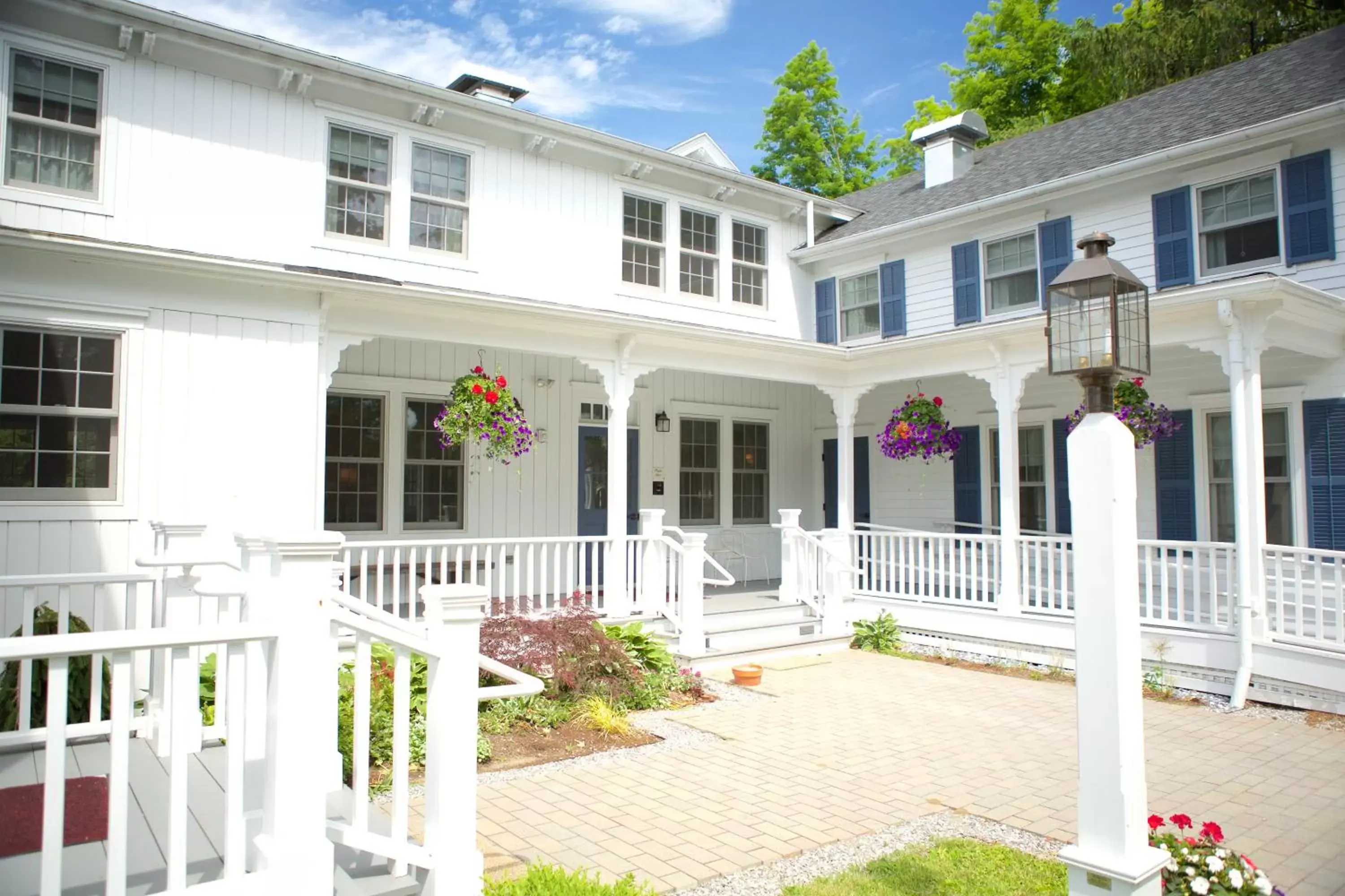 Property Building in The Red Lion Inn