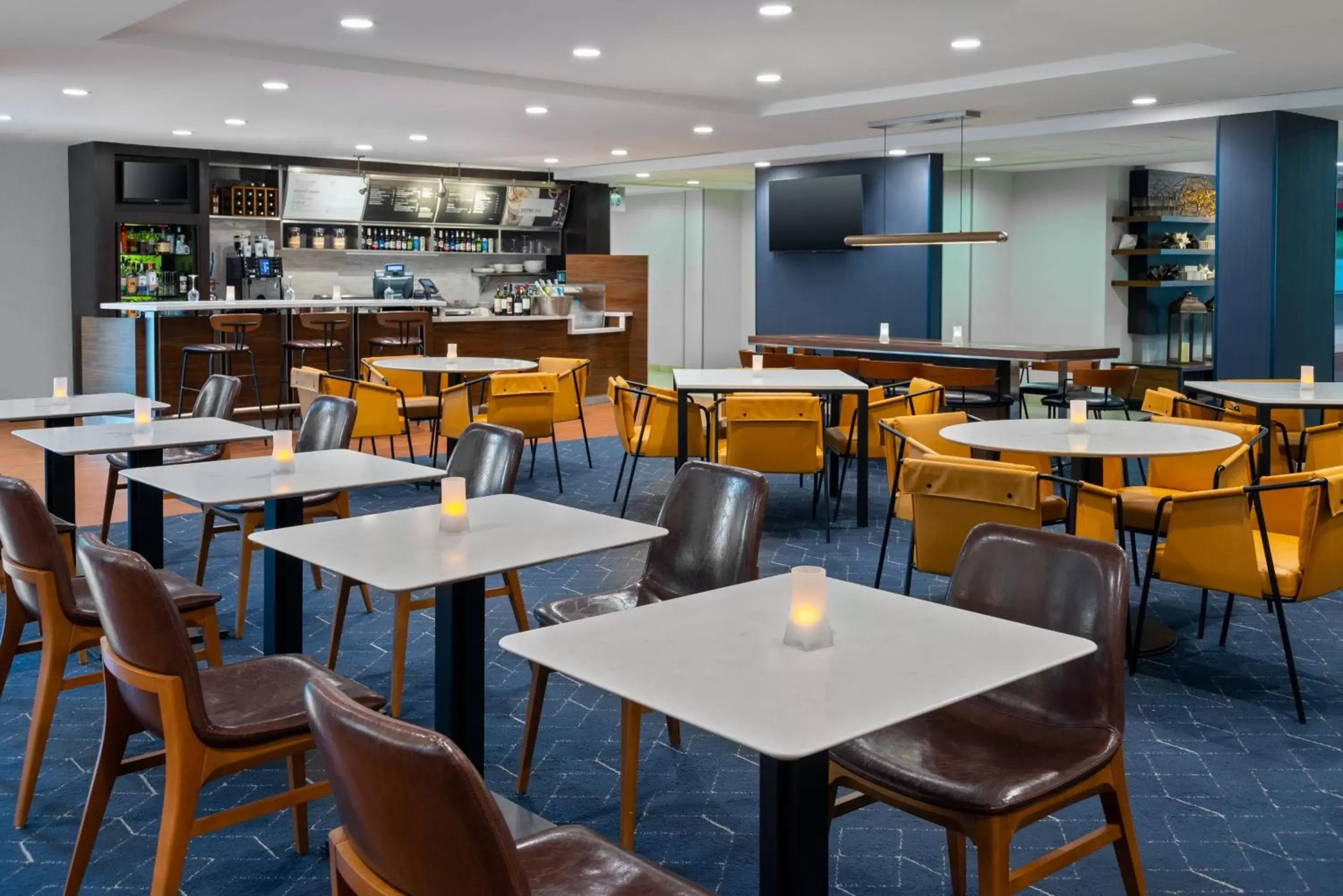 Restaurant/Places to Eat in Courtyard by Marriott Danbury