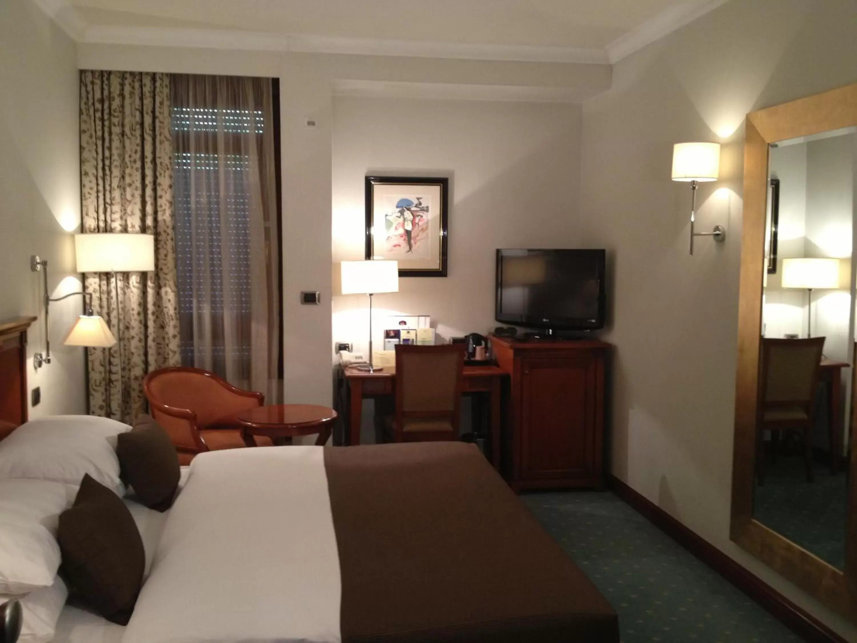 Photo of the whole room, Bed in Best Western Premier Hotel Astoria