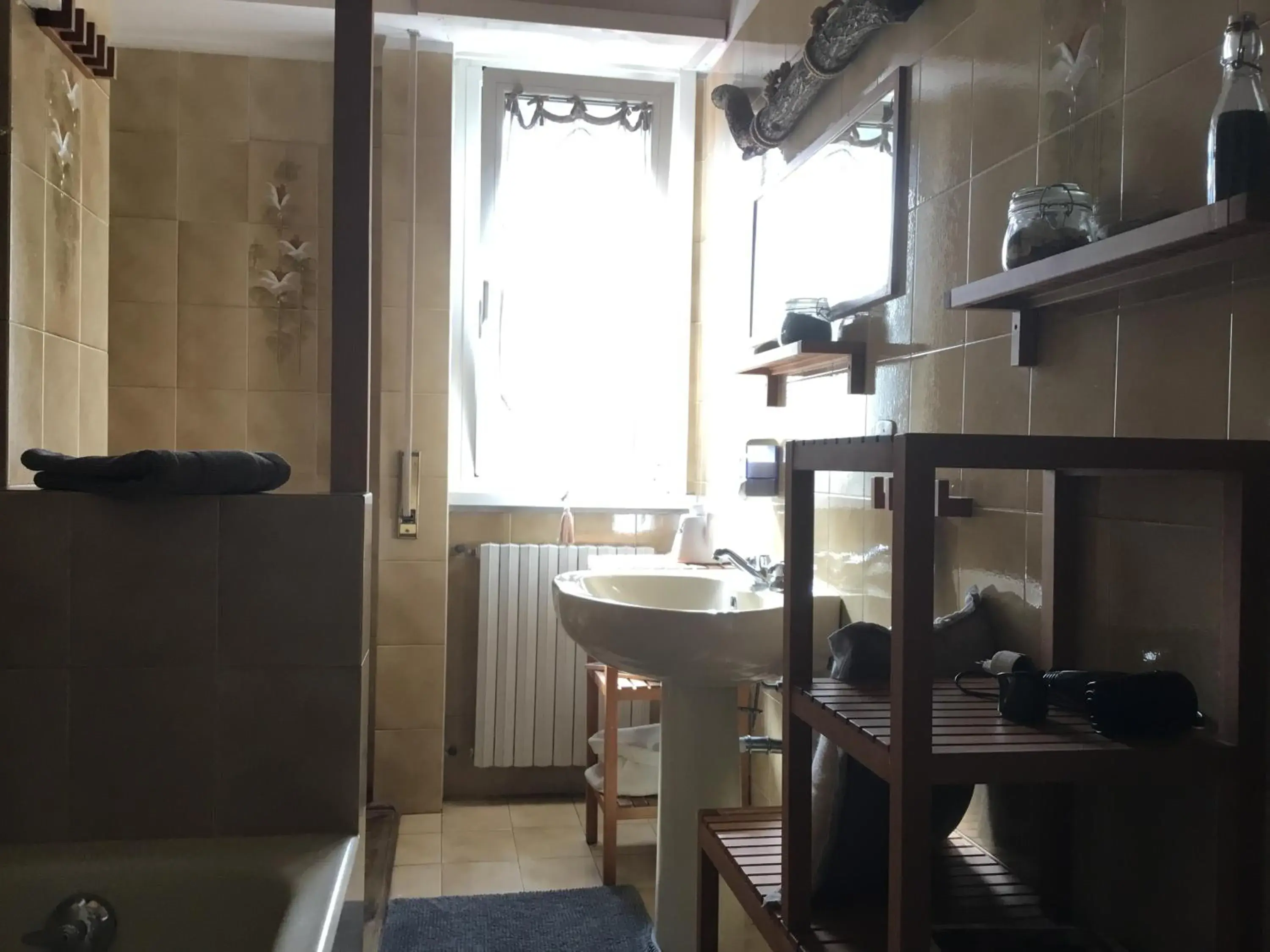 Bathroom, Dining Area in Le Fate Apartments