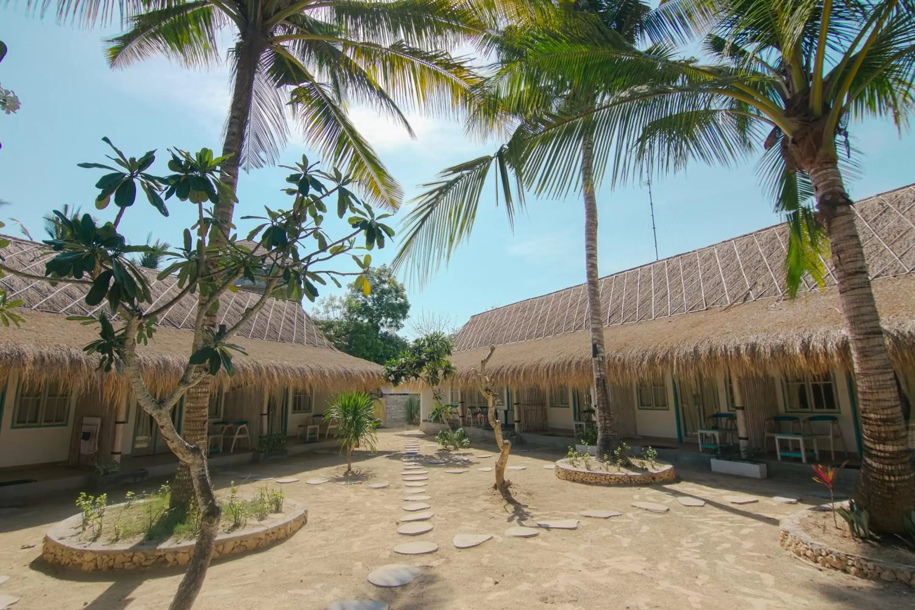 Garden, Beach in Le Nusa Beach Club