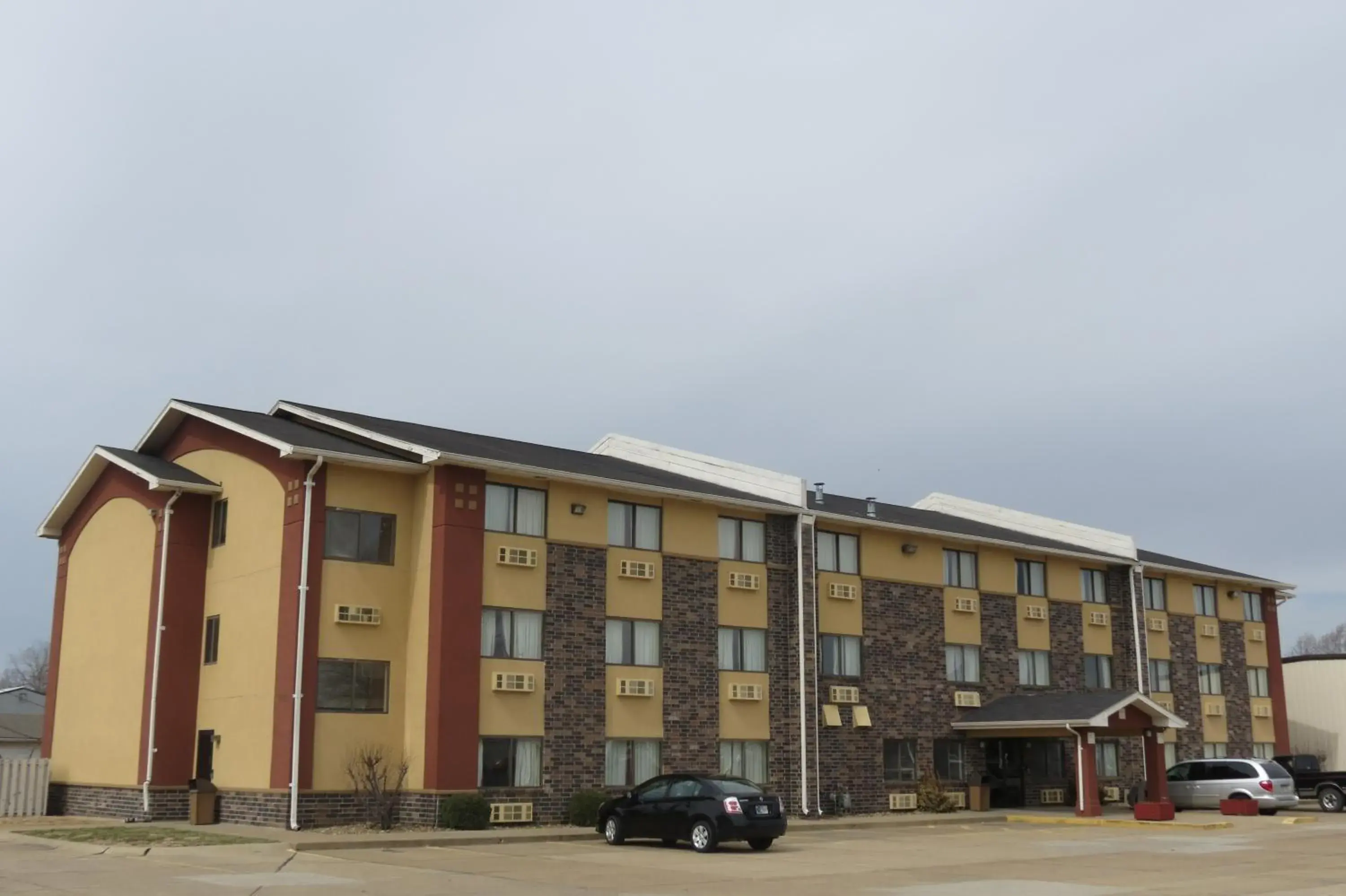 Property Building in Super 8 by Wyndham Evansville East