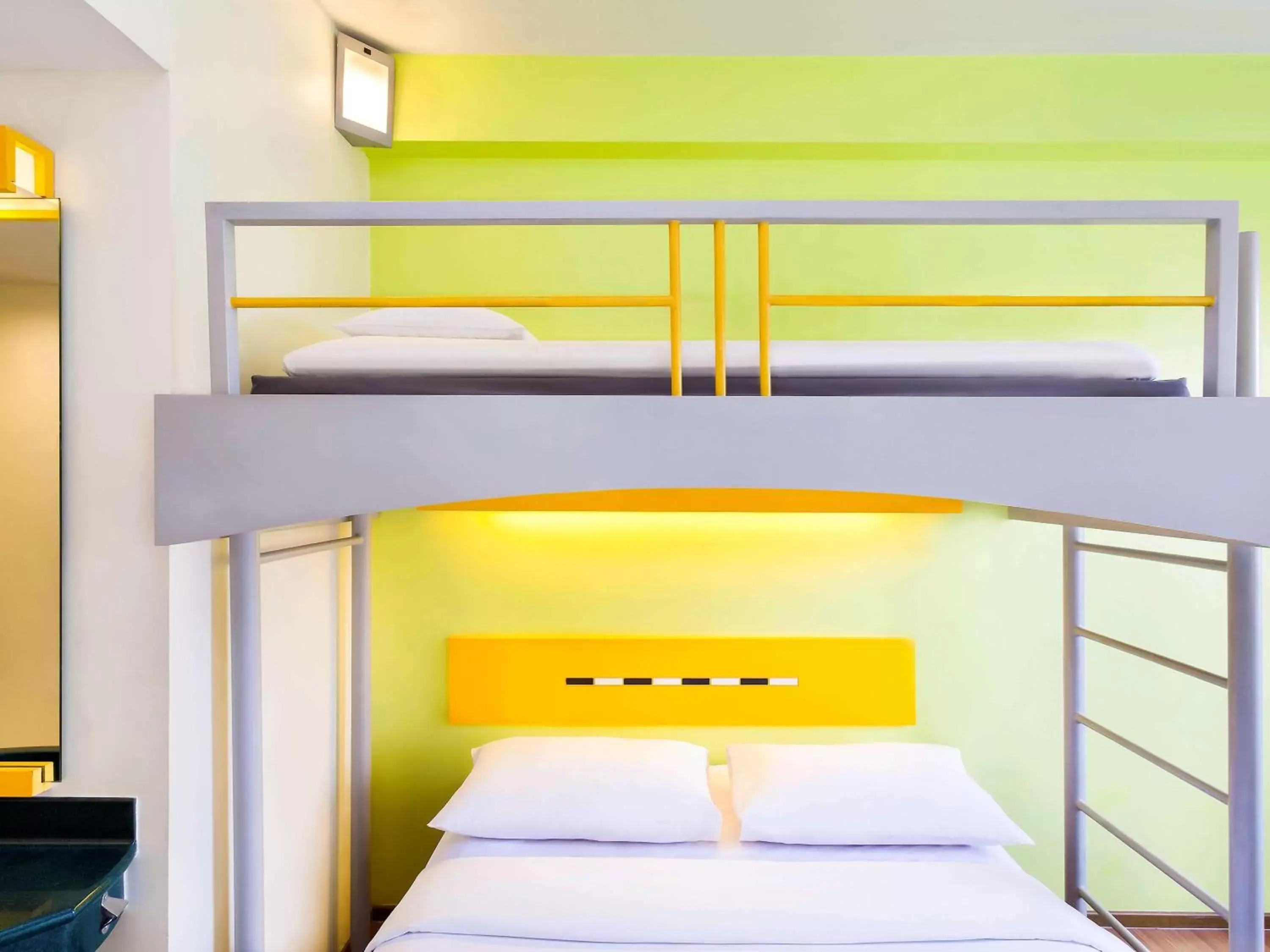 Bedroom, Bunk Bed in Ibis Budget Jakarta Cikini
