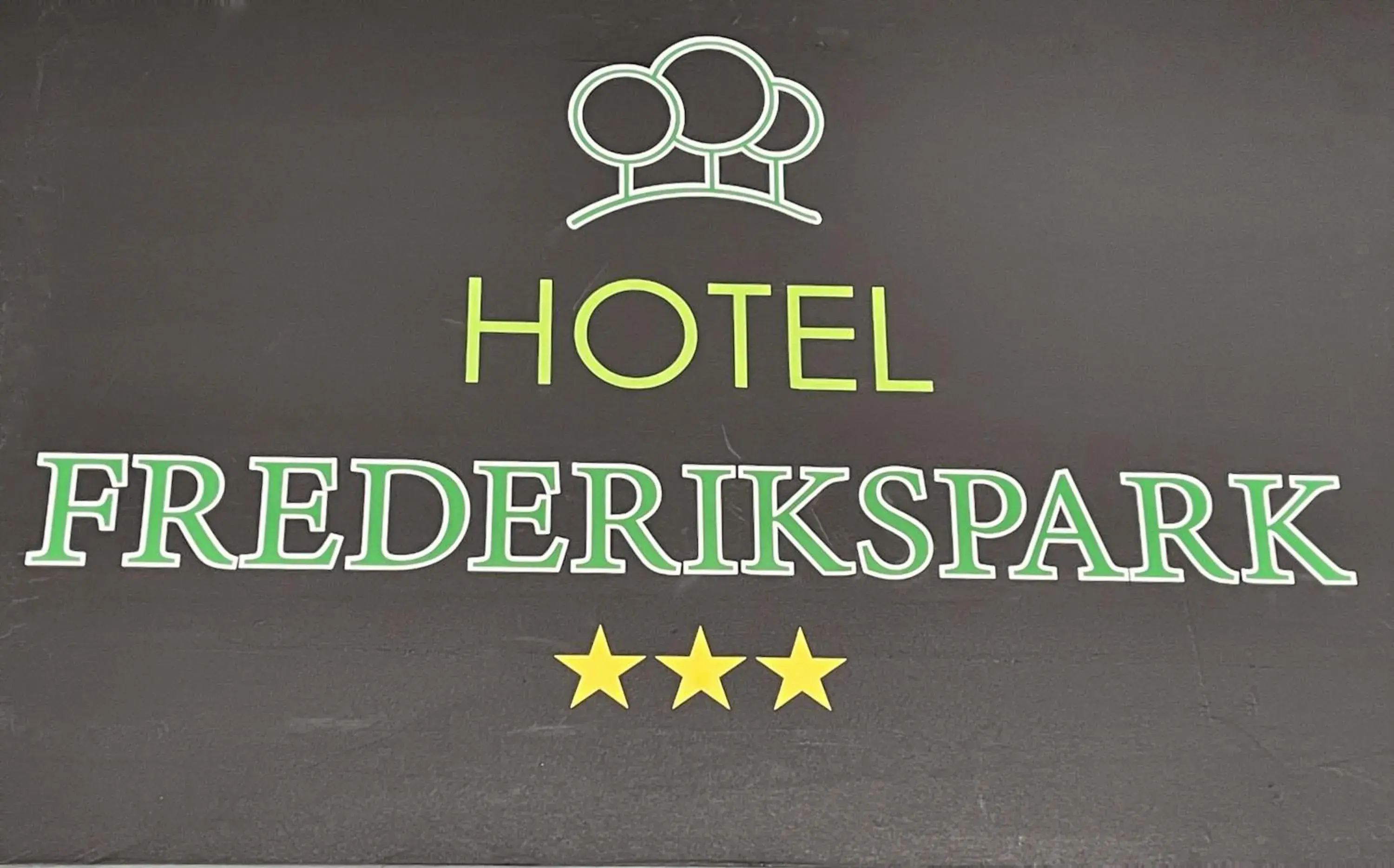 Property logo or sign in Hotel Frederikspark