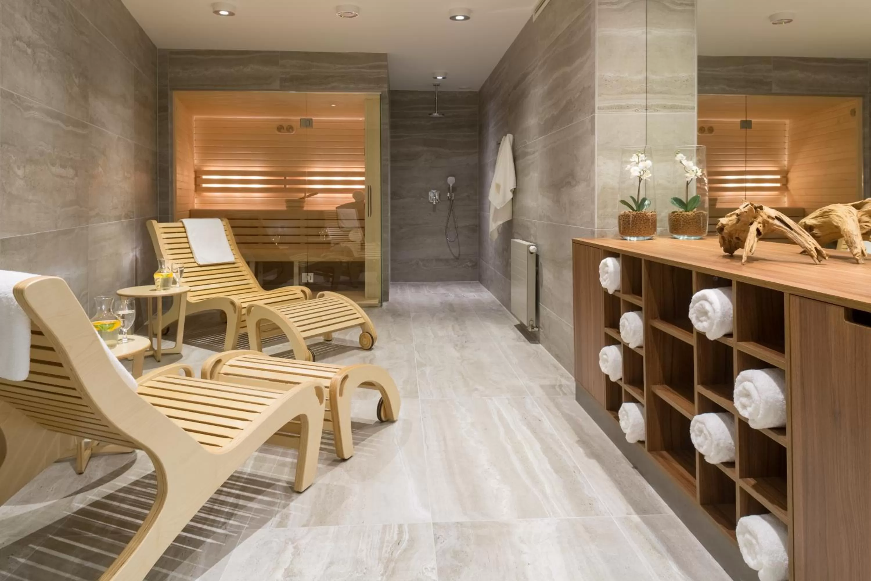 Sauna in Grand Ascot Hotel