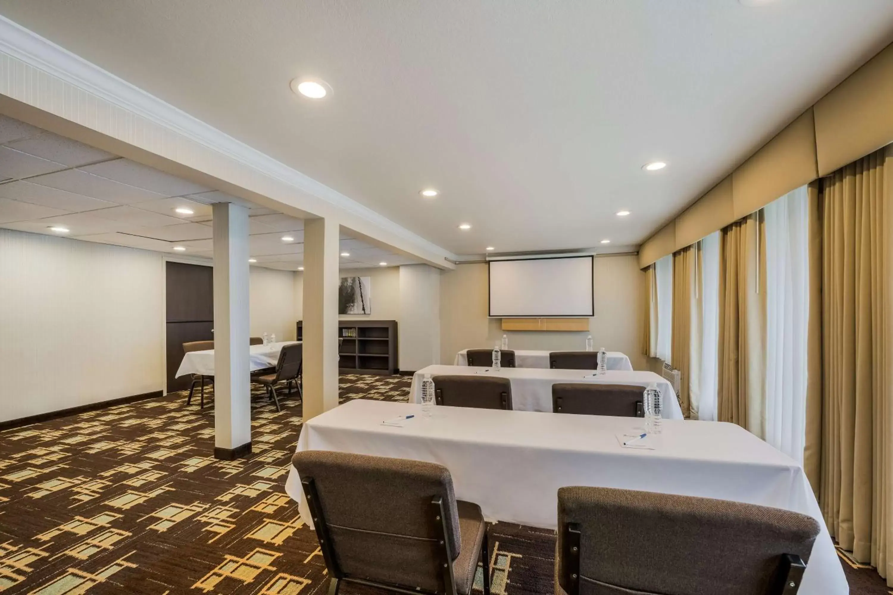 Meeting/conference room in Best Western Alderwood