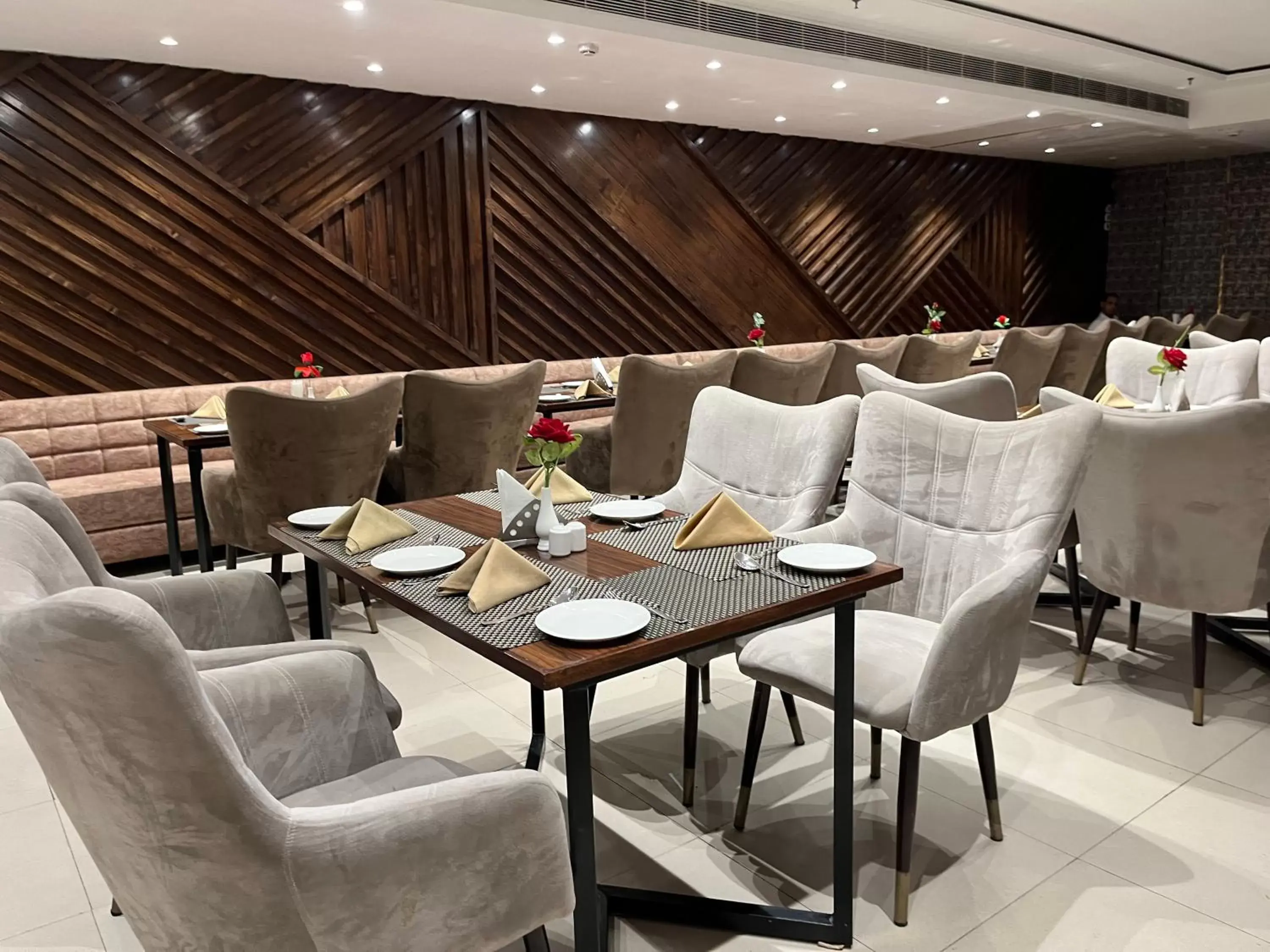 Restaurant/places to eat in RRV Hotel Restaurant/places to eat in RRV Hotel