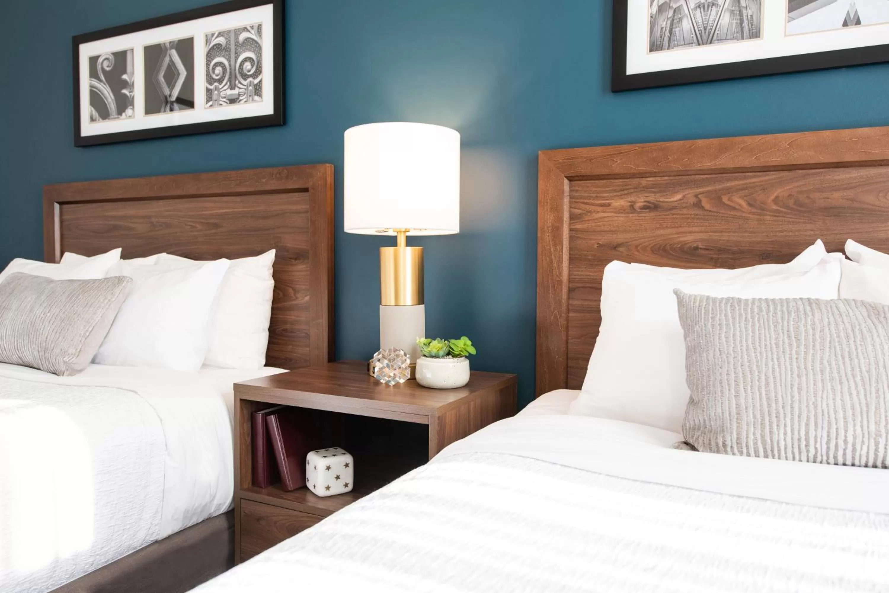 Bed in Magnolia Hotel Omaha