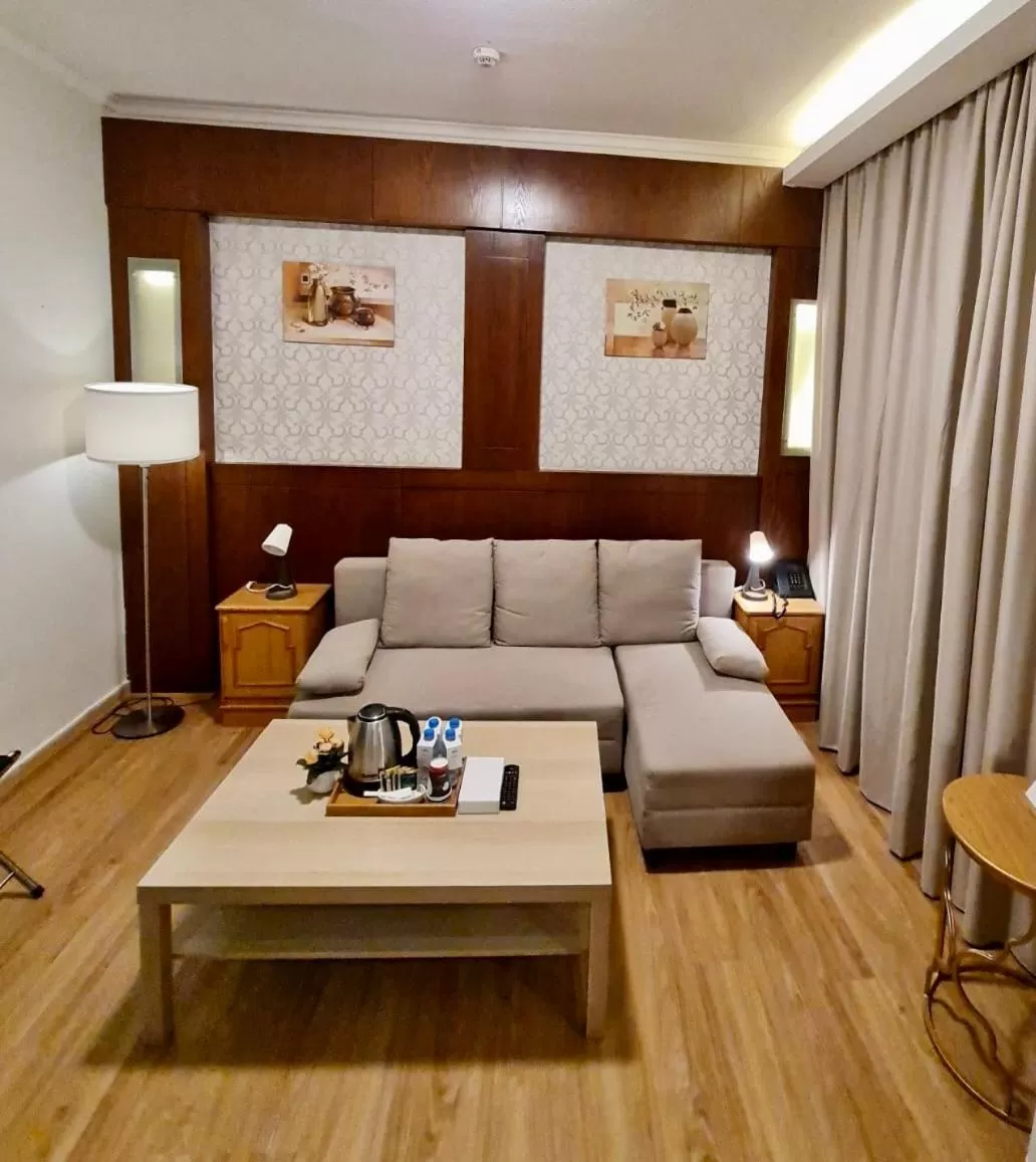 Seating area in Jiwar Al Madina Hotel