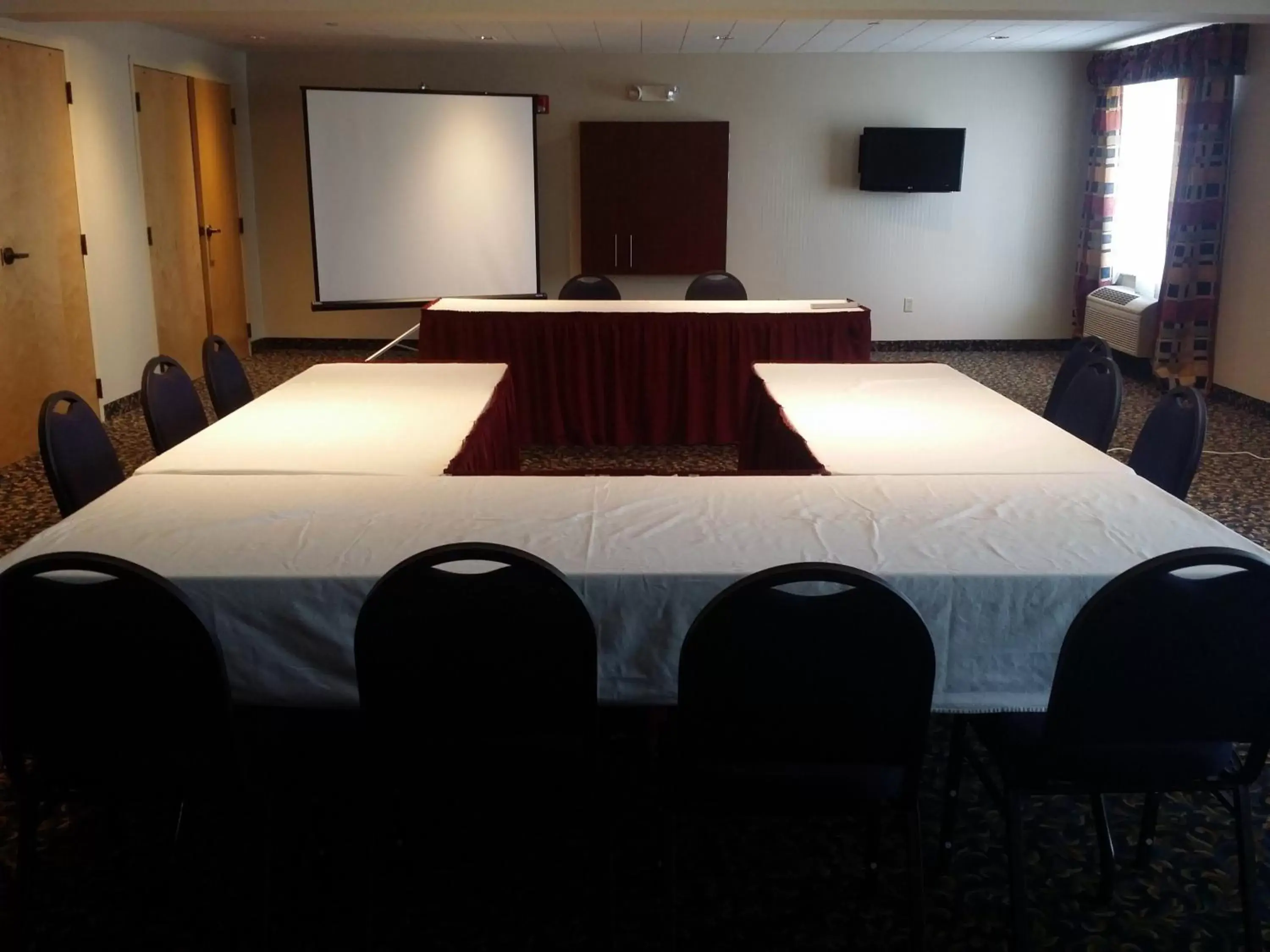 Meeting/conference room in Holiday Inn Express Hotel & Suites Richland
