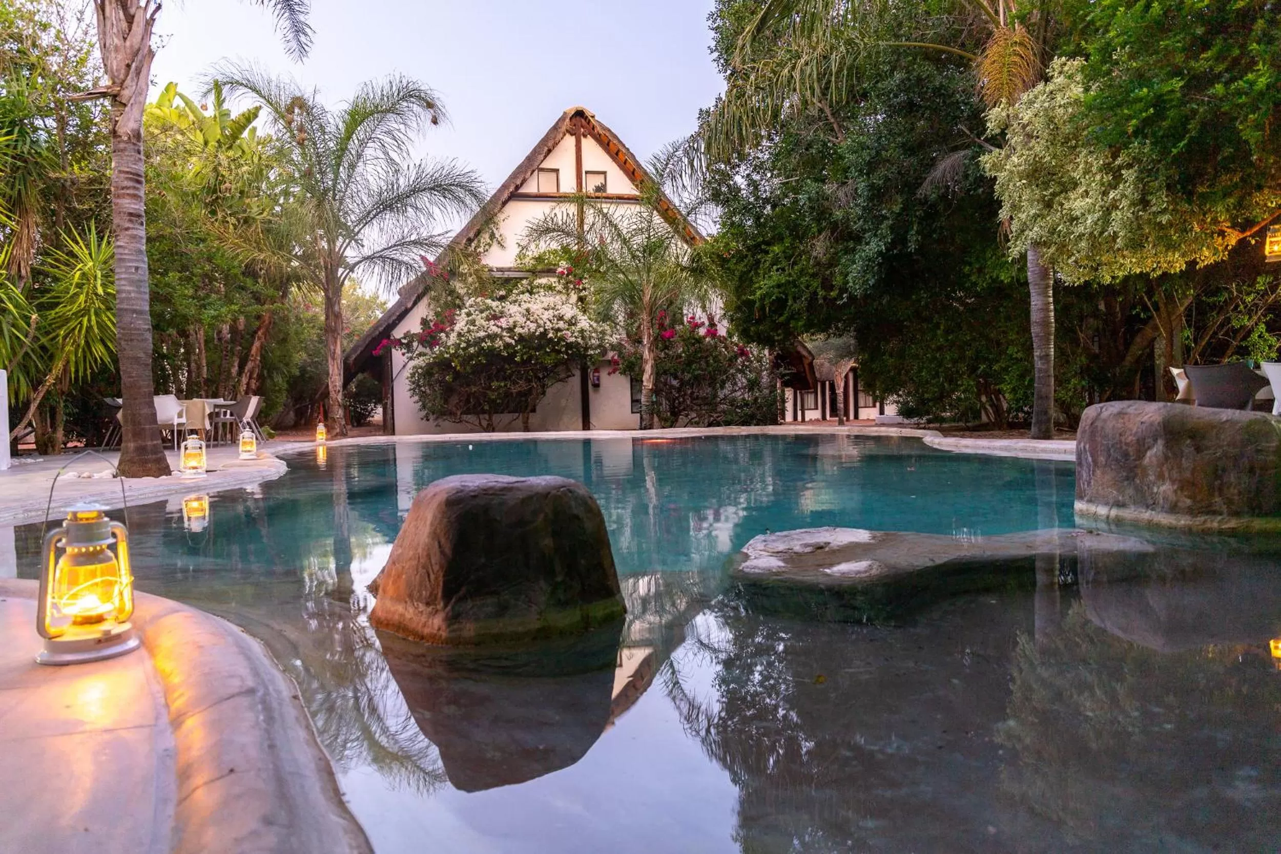 Swimming pool in Out of Africa Town Lodge