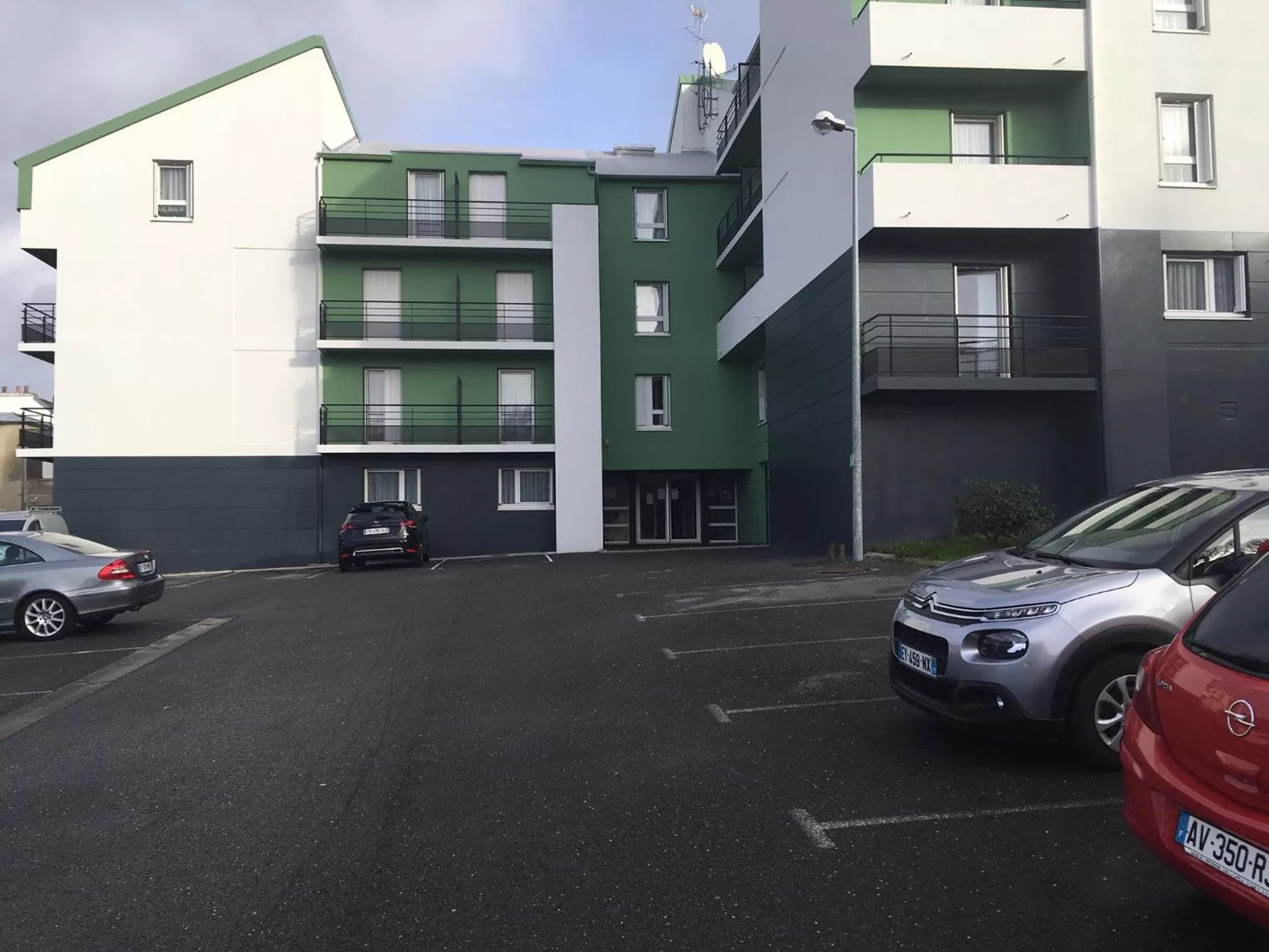 Property building in Terres de France Brest