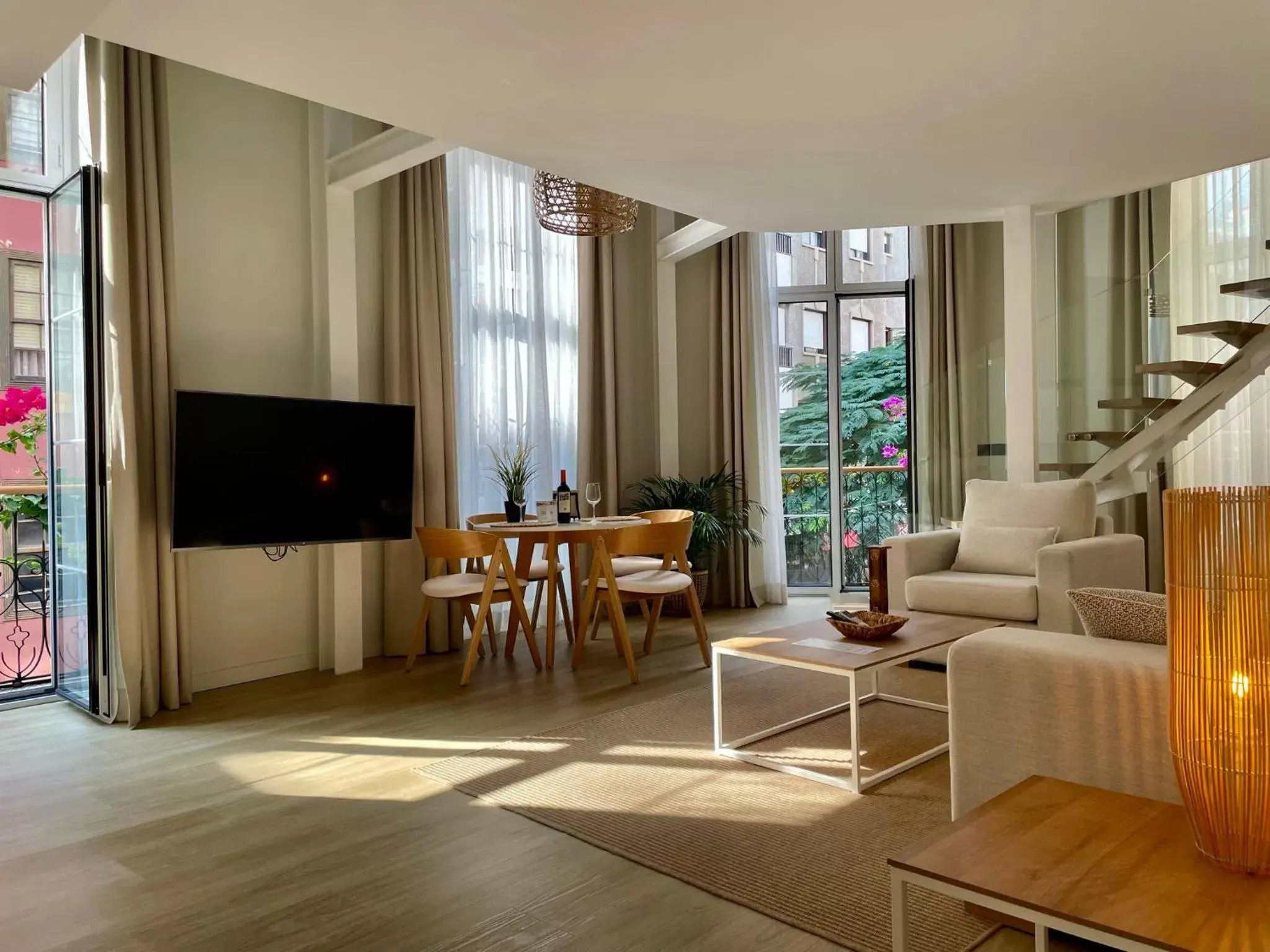 Living room, Seating Area in Hotel Emblemático Hi Suites