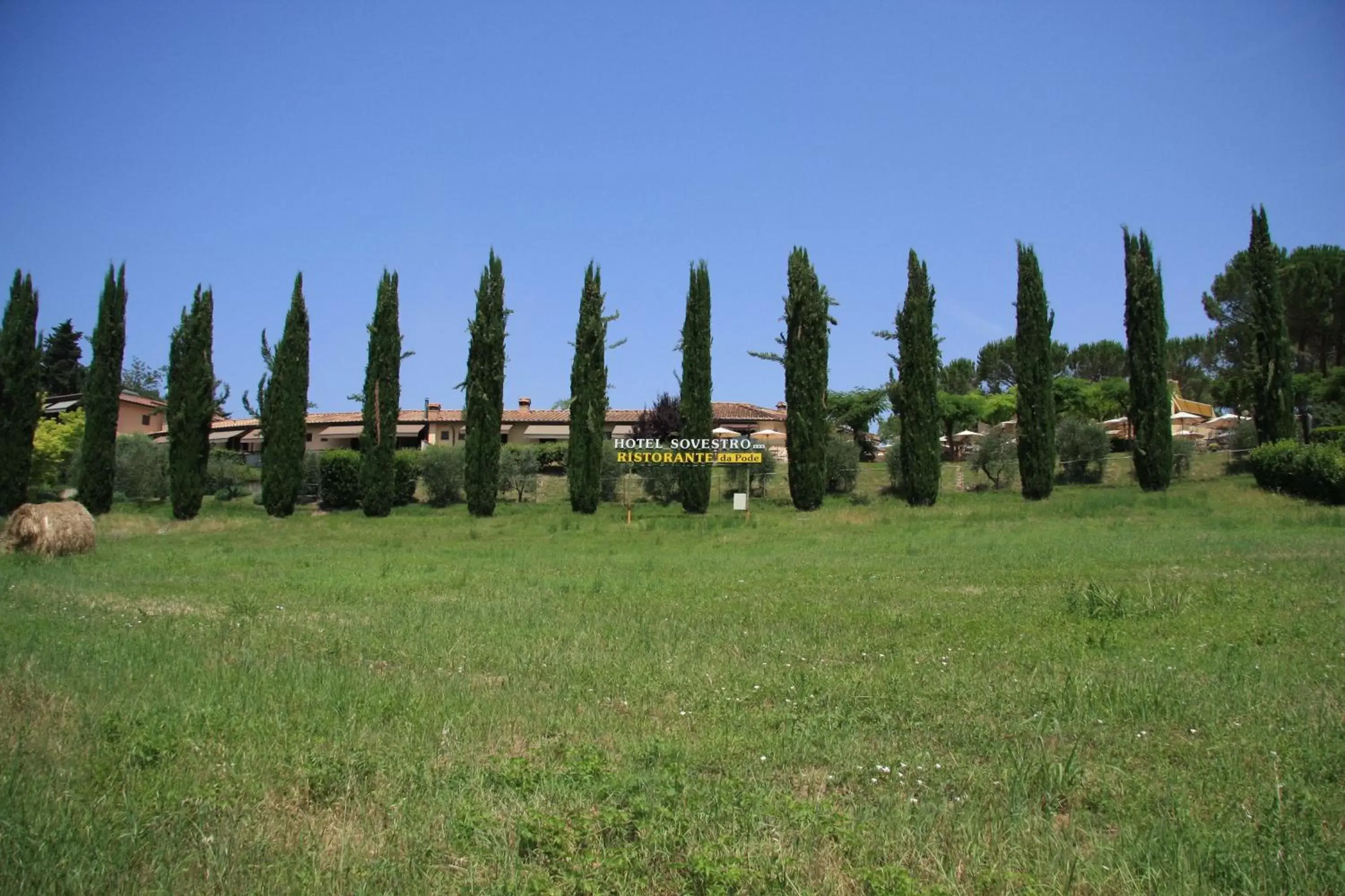 Property building, Garden in Hotel Sovestro