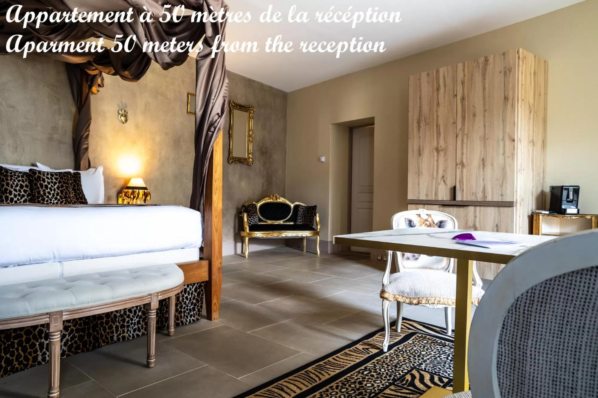 Bed in Le Clos Violette et Le 11 D'Aglaé - Hôtel de Charme Design de Luxe