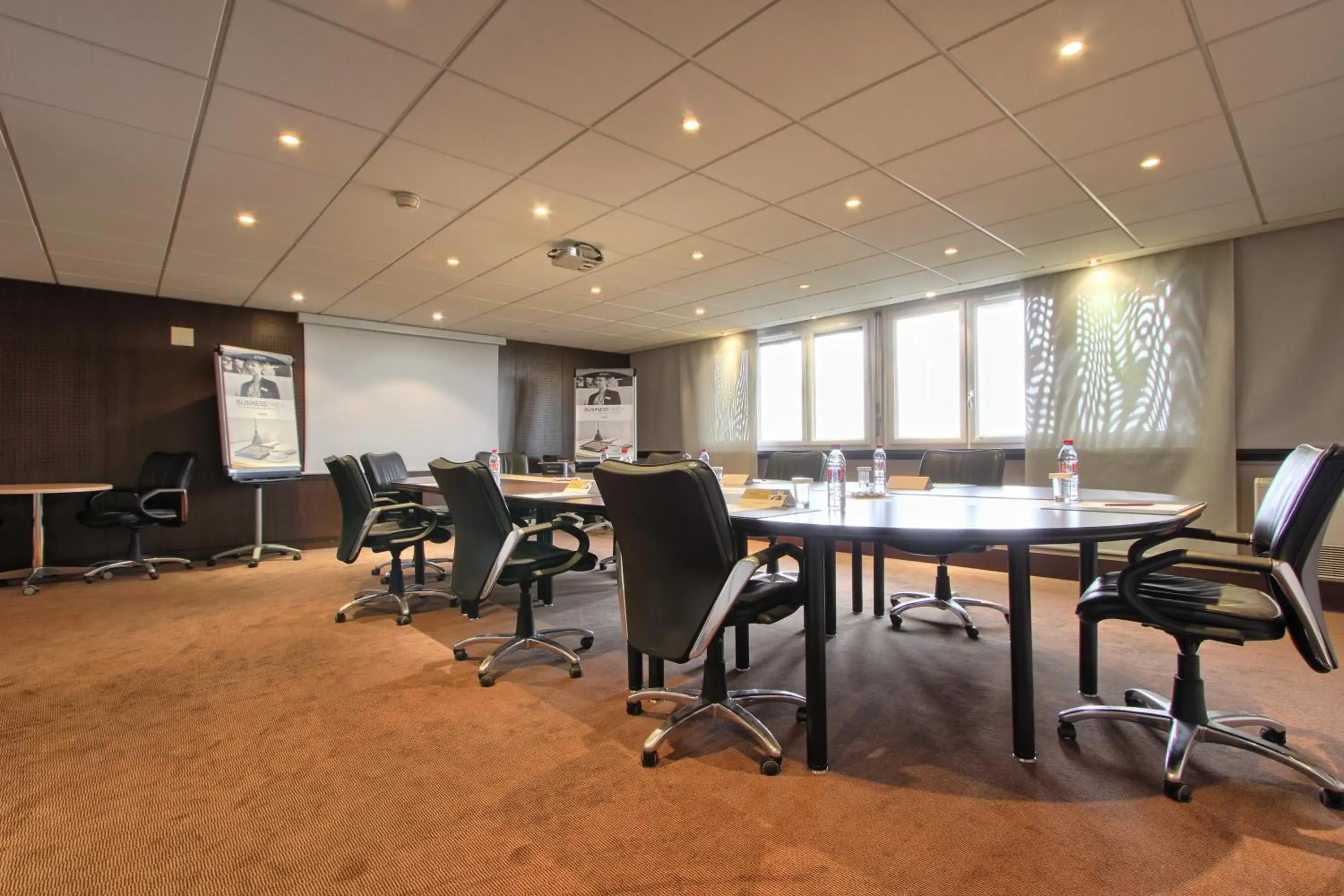 Meeting/conference room in Mercure Paris Velizy