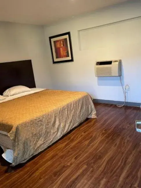 Bed in Richmond Motel
