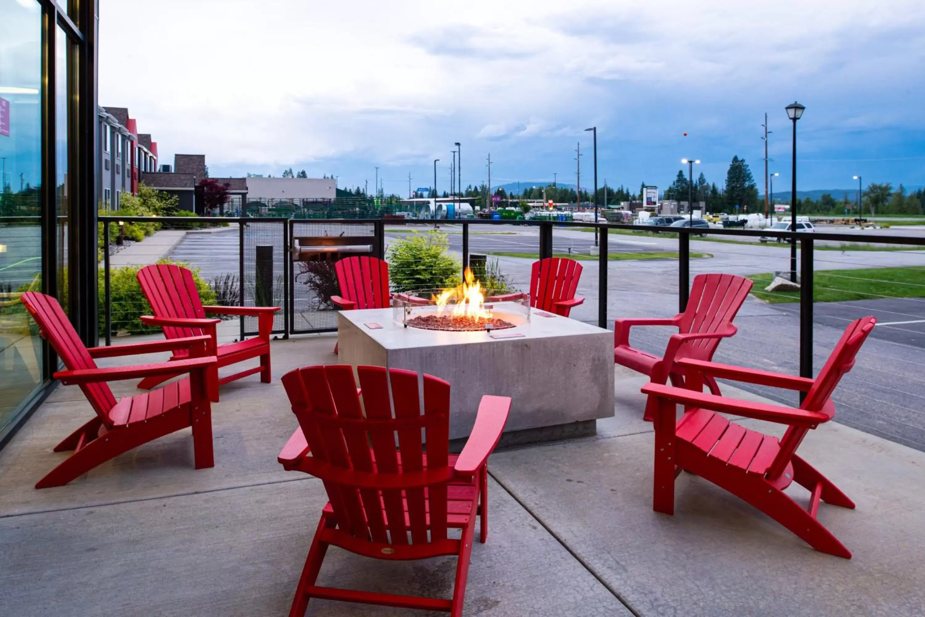 Patio in Hotel Ruby Sandpoint