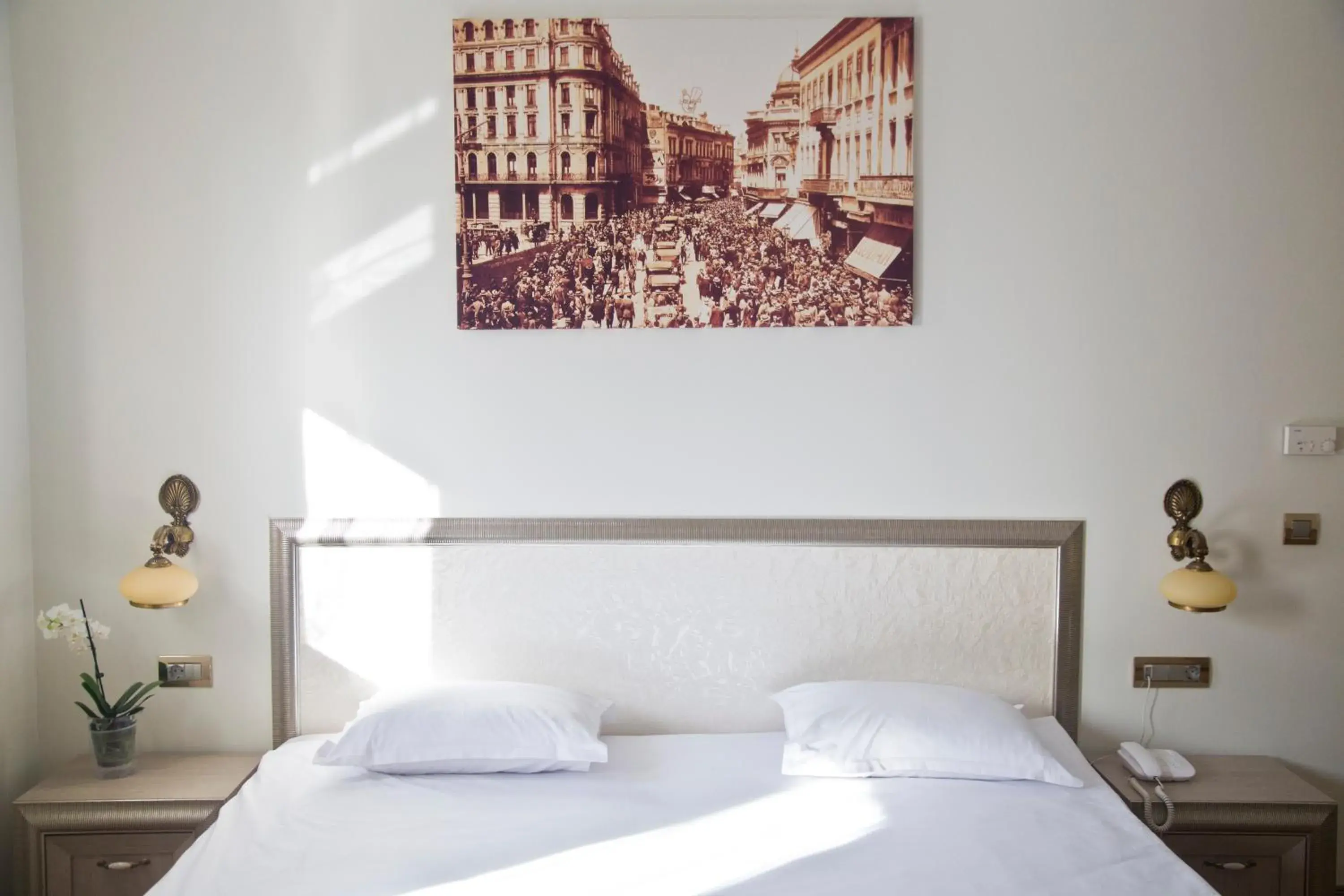 Decorative detail, Bed in Euro Hotel Grivita