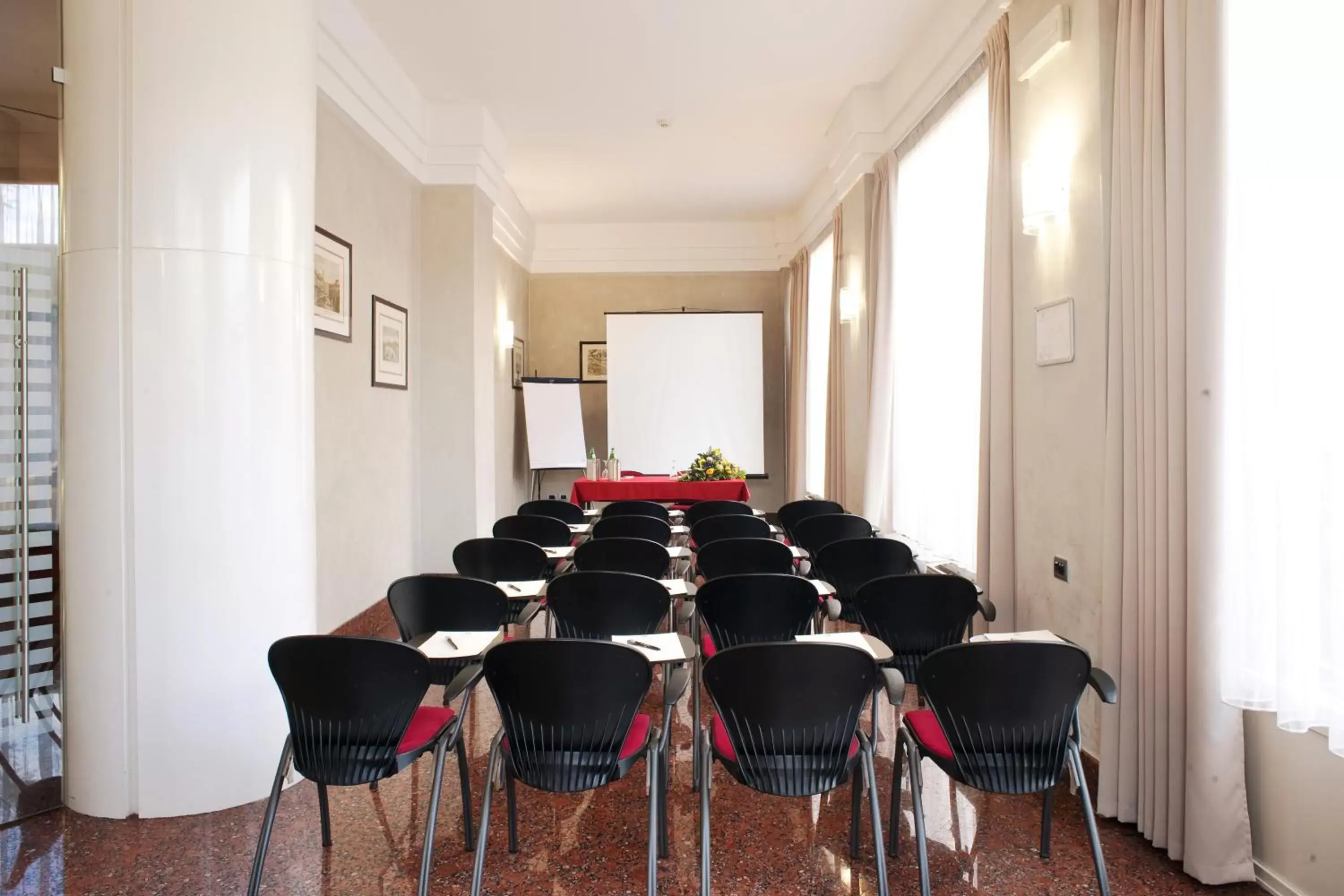 Business facilities in Hotel San Pietro