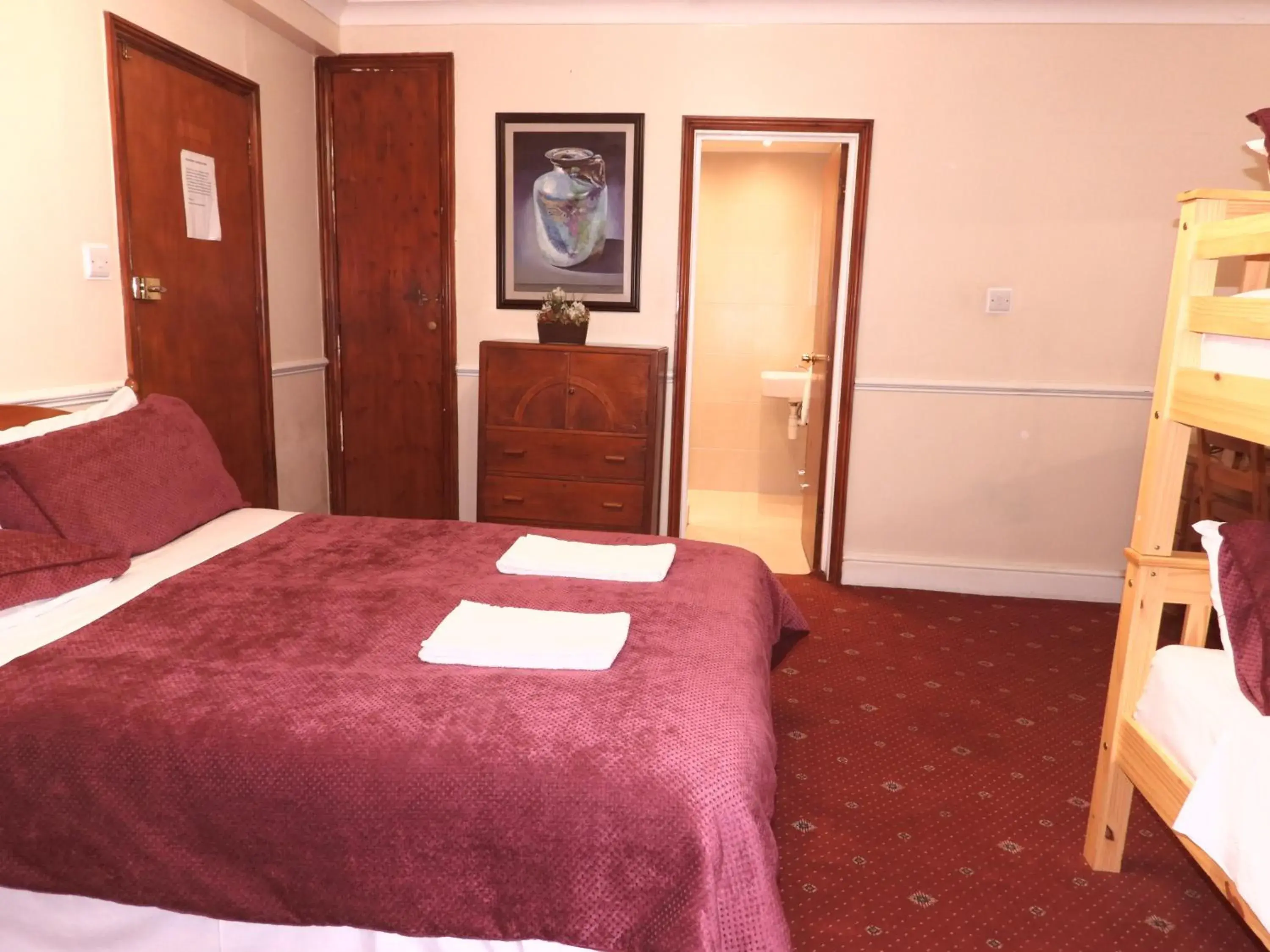 Bed in Europa House Hotel, Paddinton, London