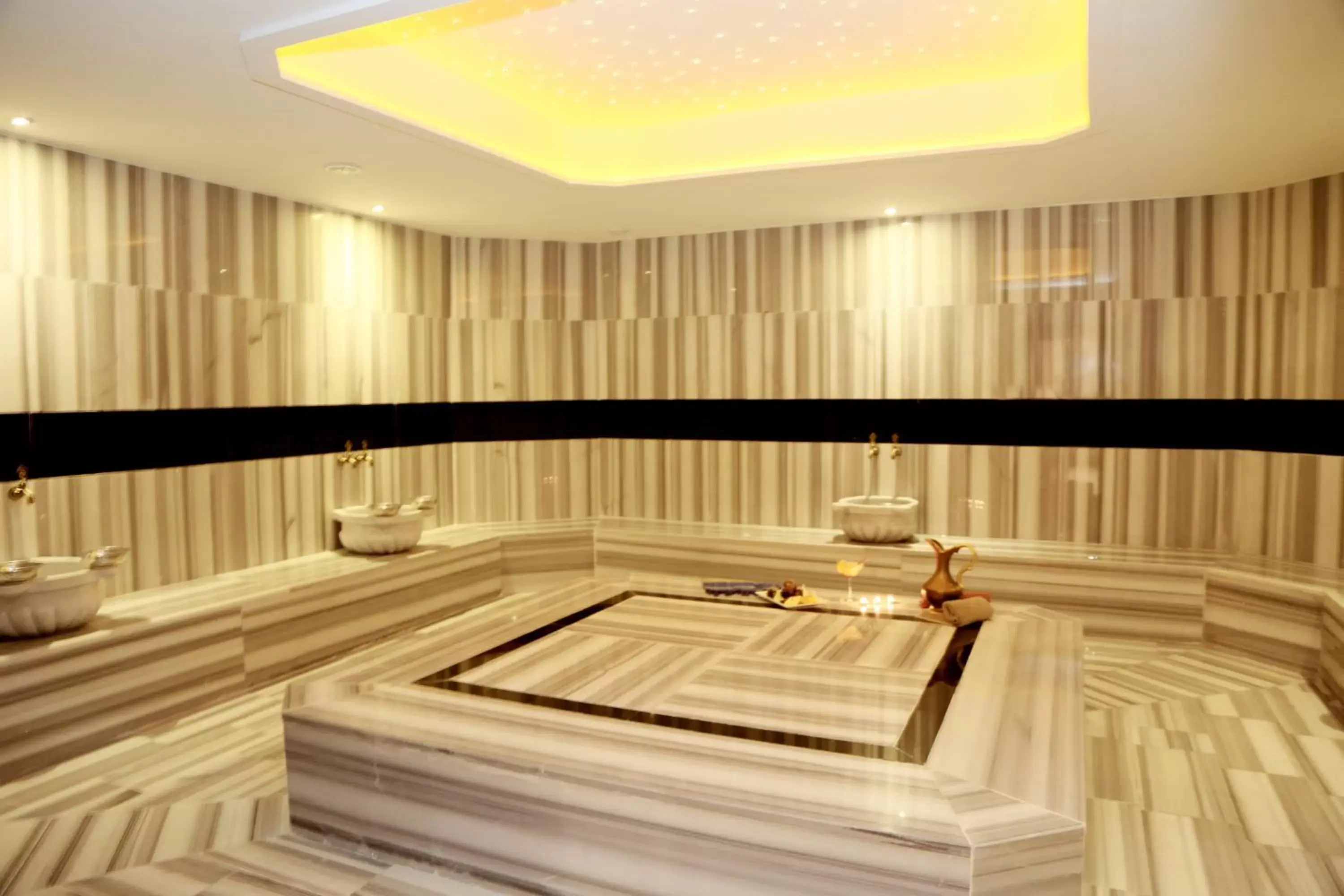 Squash, Spa/Wellness in Ramada Hotel & Suites by Wyndham Istanbul- Sisli