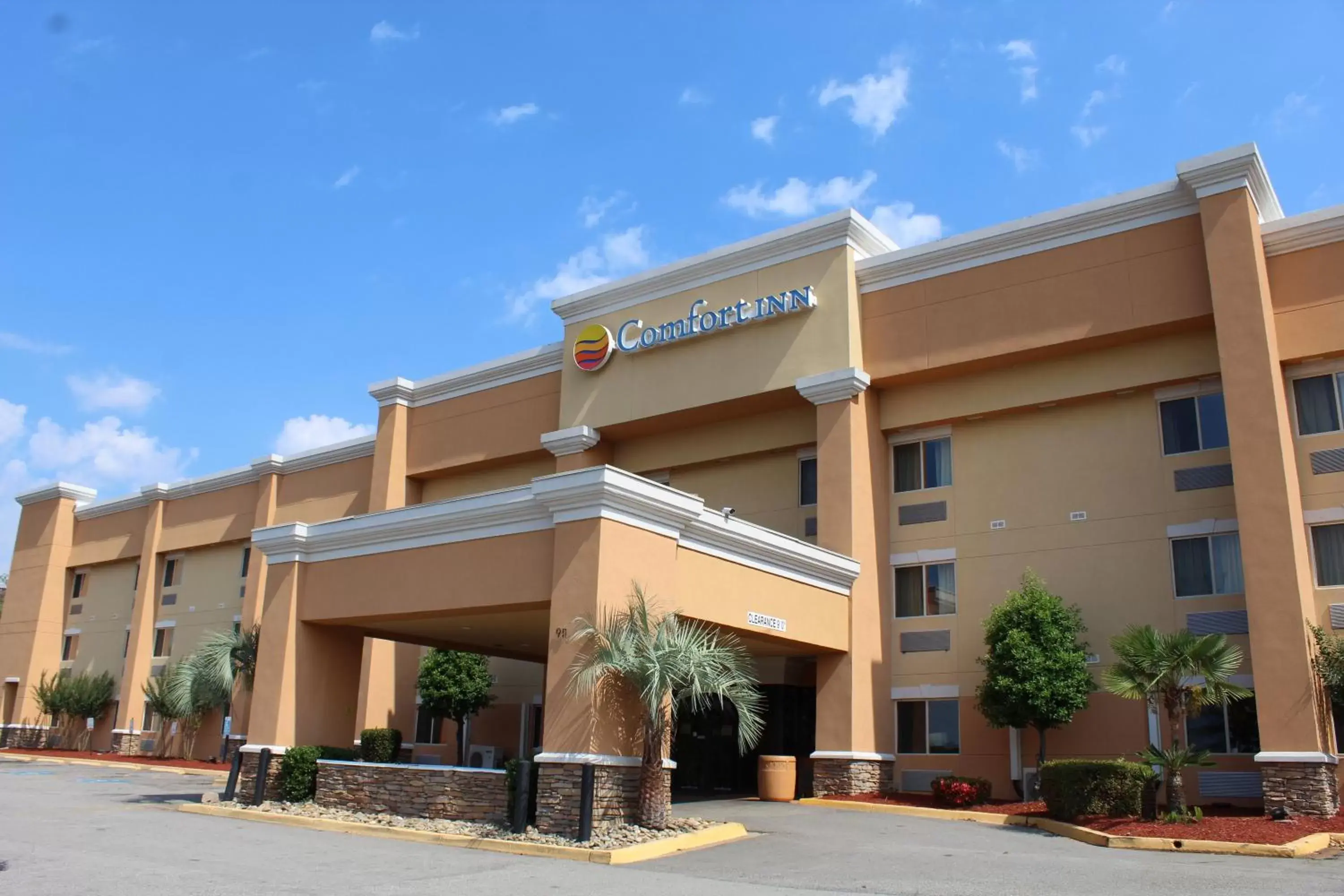 Property building in Comfort Inn Columbia -Bush River