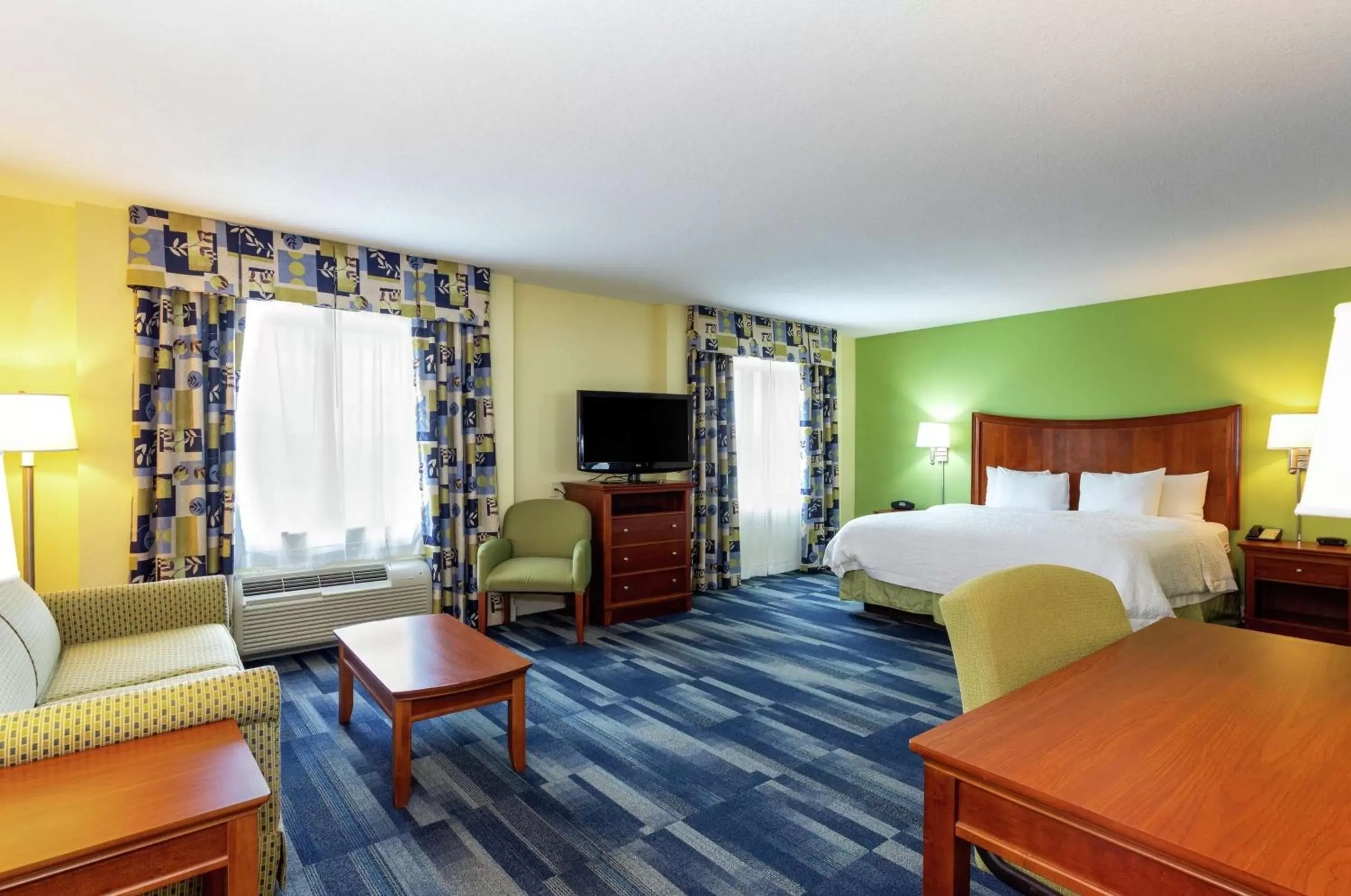 Bedroom in Hampton Inn & Suites - Fort Pierce