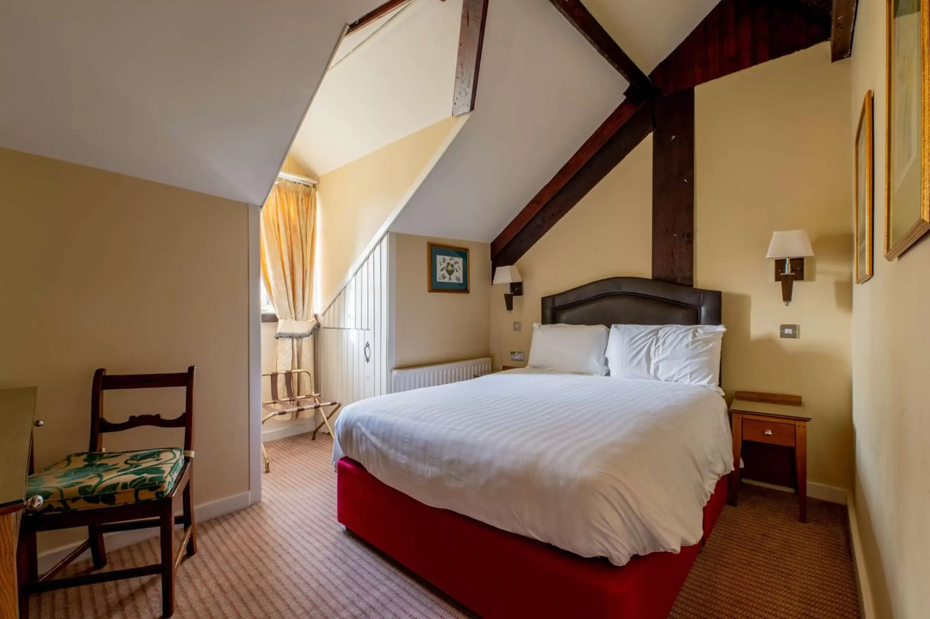 Photo of the whole room, Bed in Hall Garth Hotel; BW Signature Collection