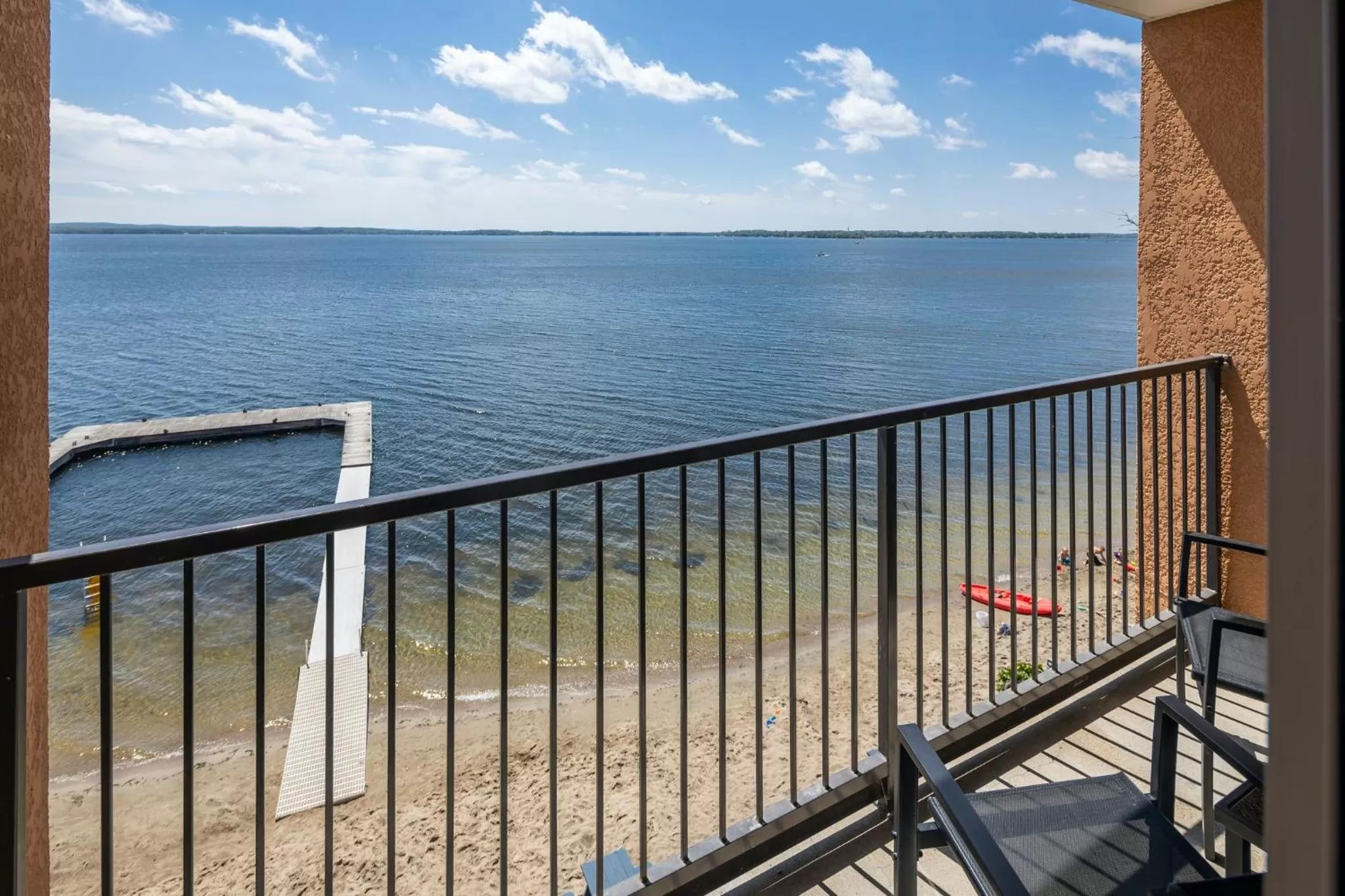 Photo of the whole room in Holiday Inn Detroit Lakes by IHG