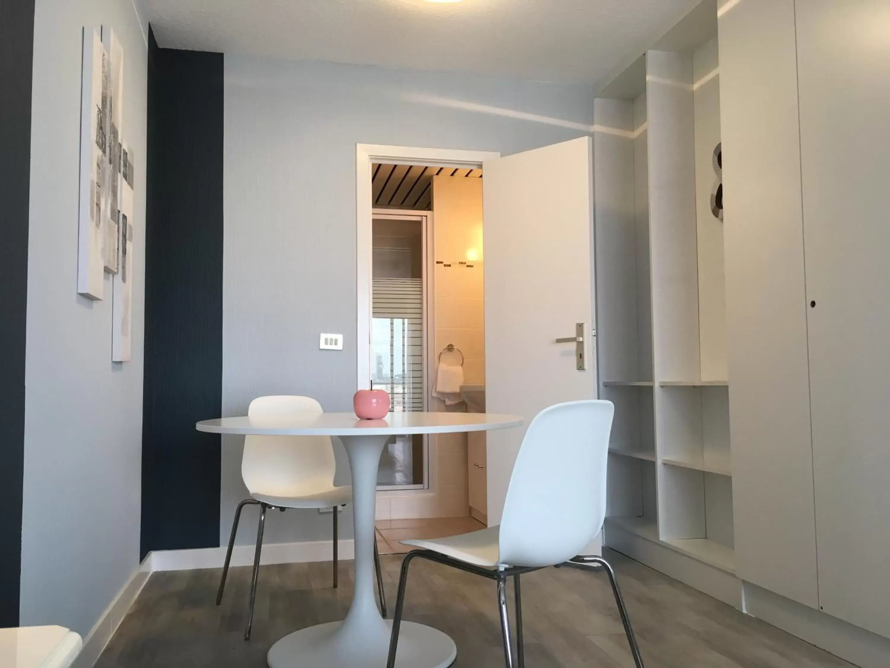 Kitchen or kitchenette, Dining Area in First Euroflat Hotel