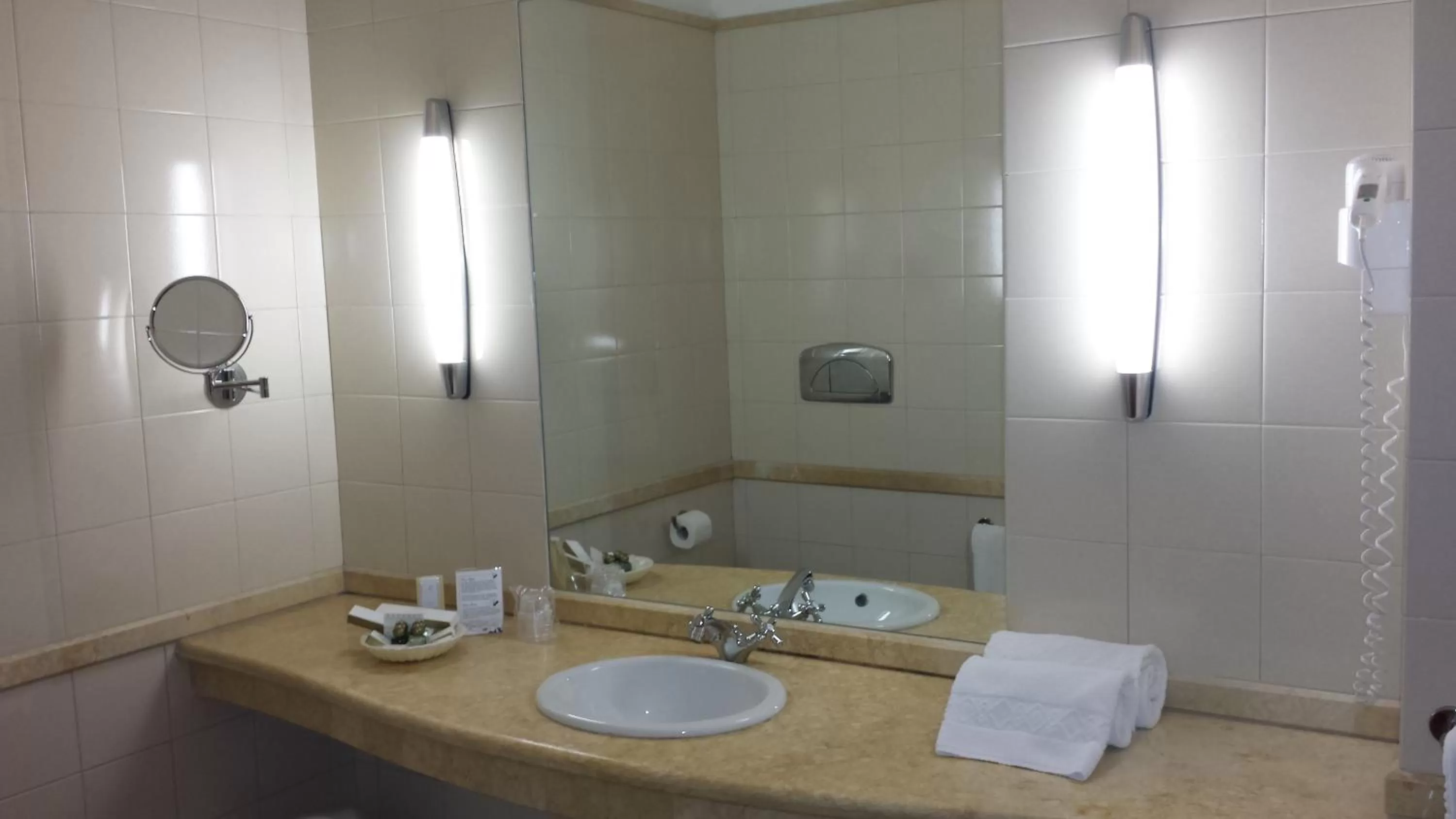 Bathroom in Hotel Due Colonne