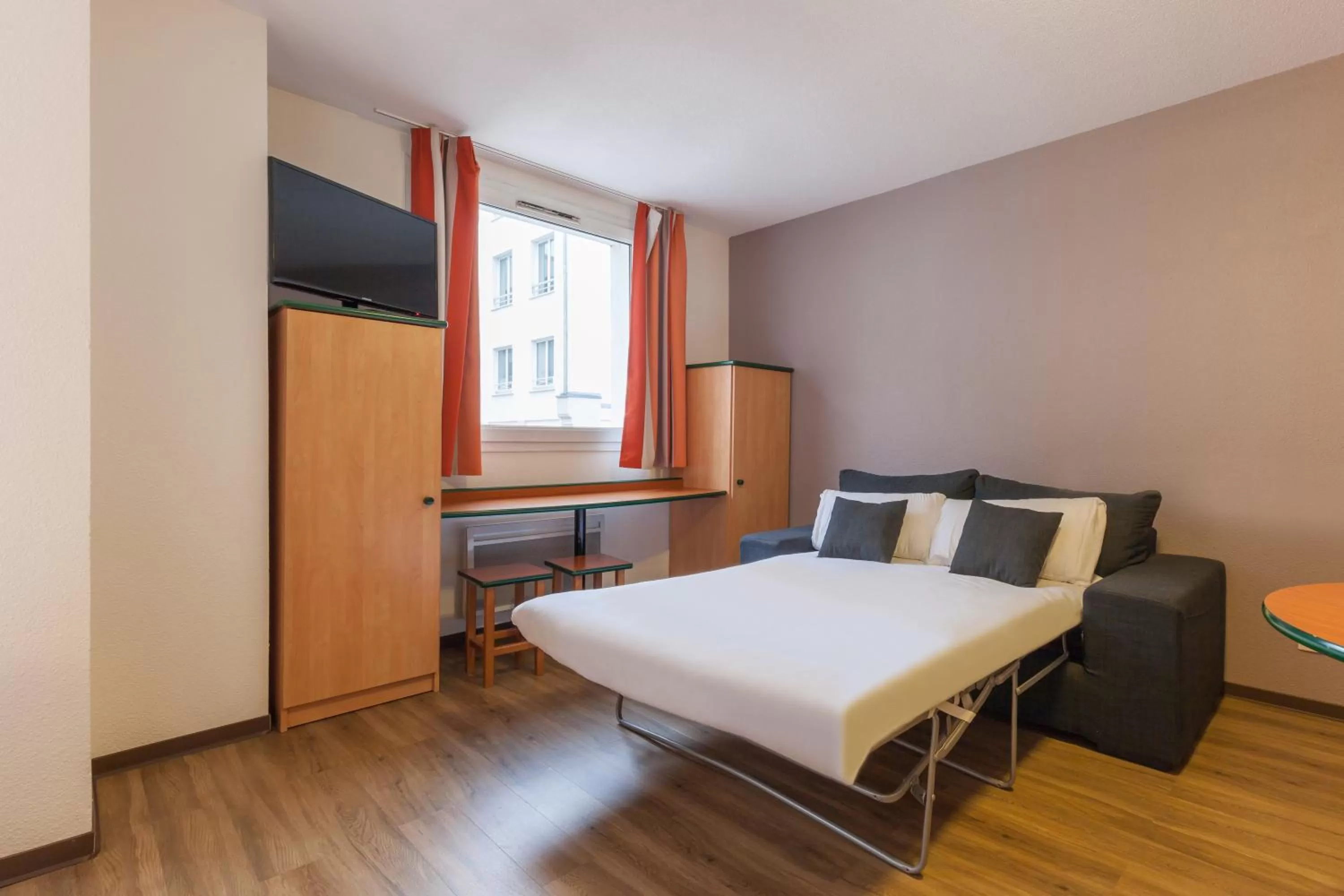 Bedroom, Bed in City Residence Access Strasbourg