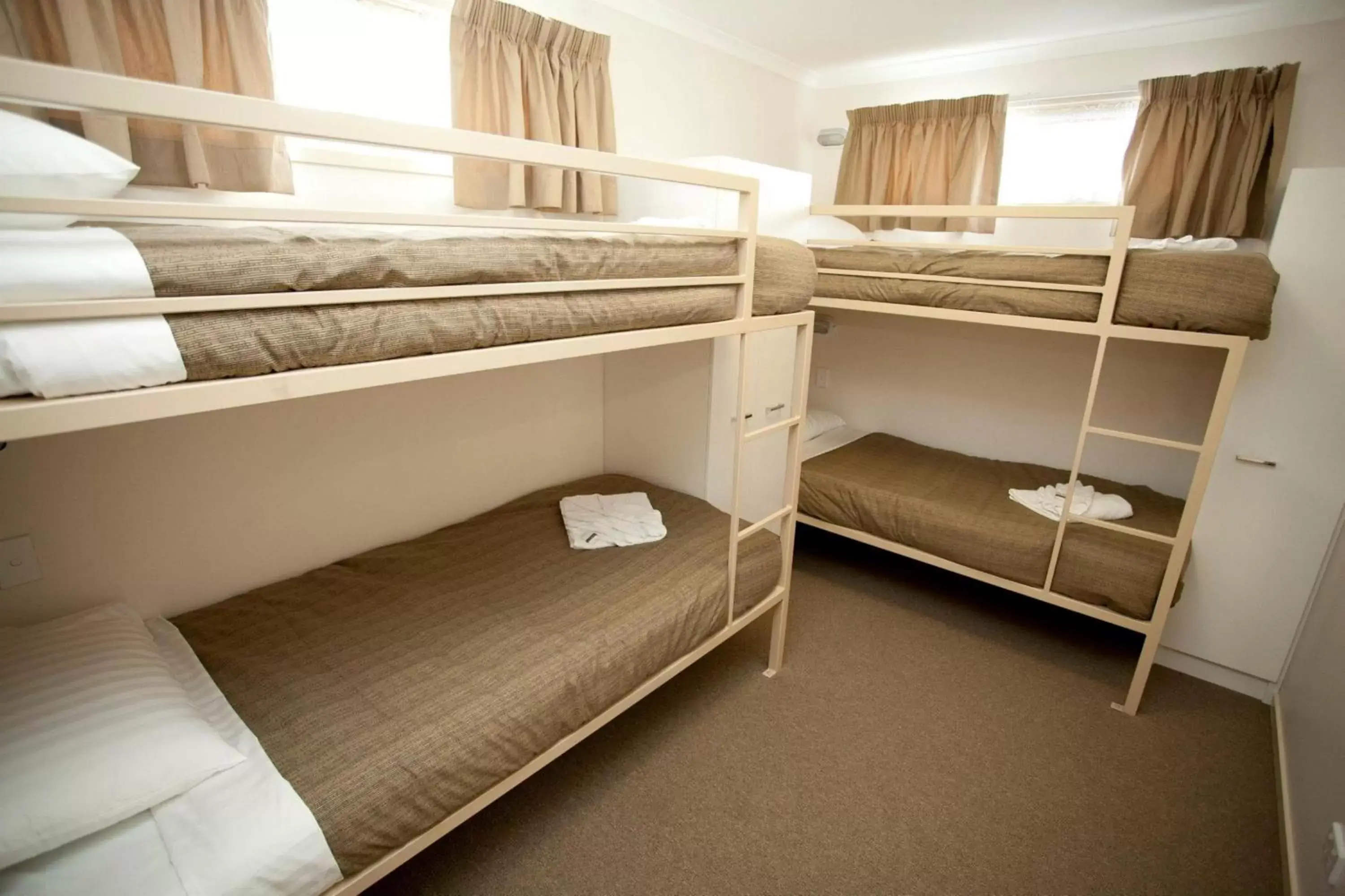 Bedroom, Bed in Alivio Tourist Park Canberra Bedroom, Bed in Alivio Tourist Park Canberra