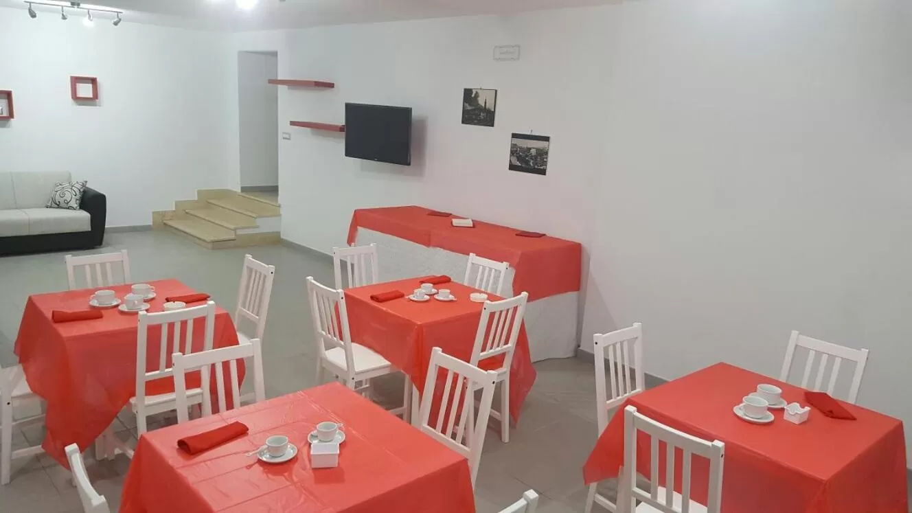 Communal lounge/ TV room, Restaurant/Places to Eat in Pompei Ruins