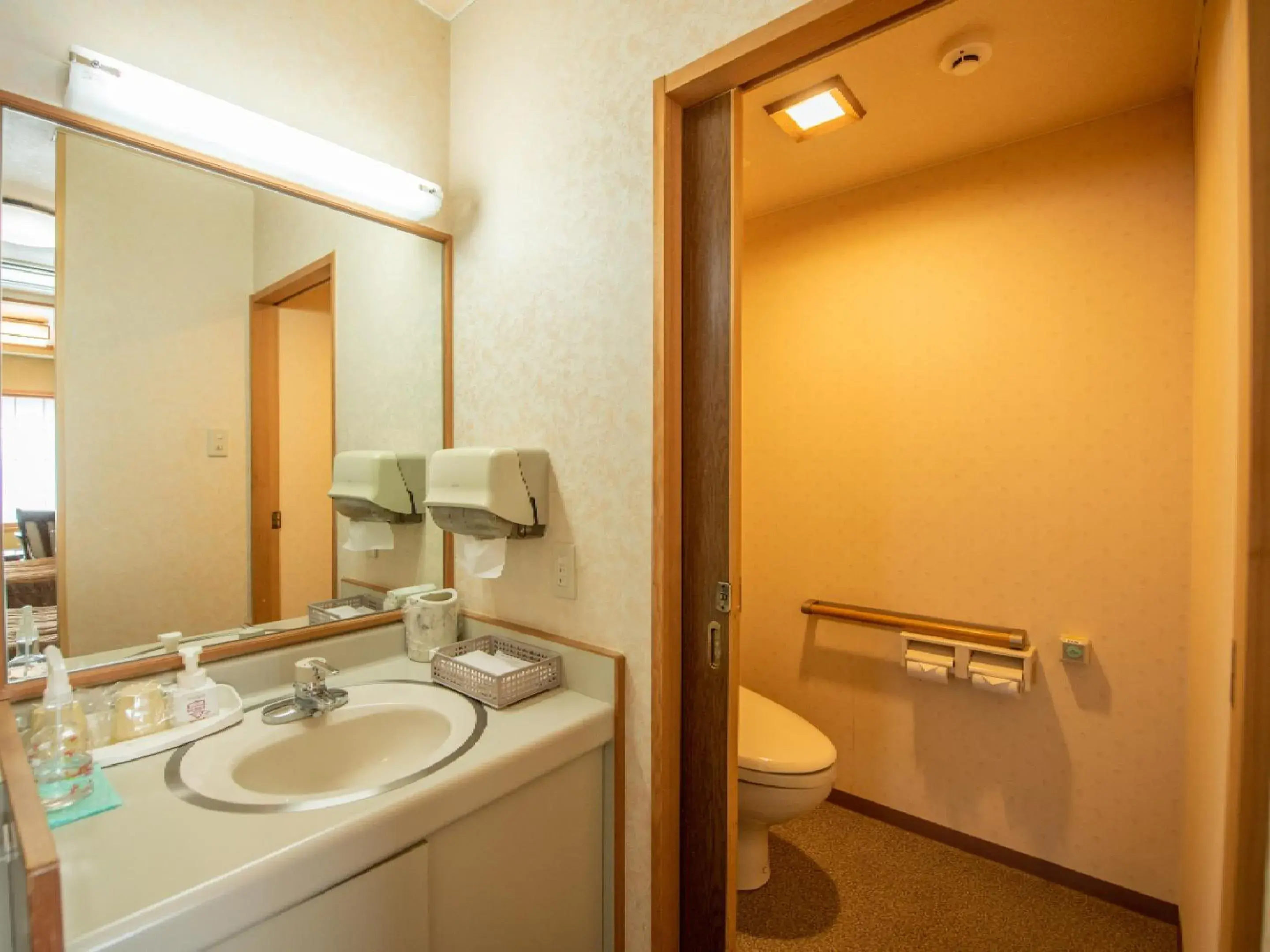 Bathroom in Ryokan Hakura