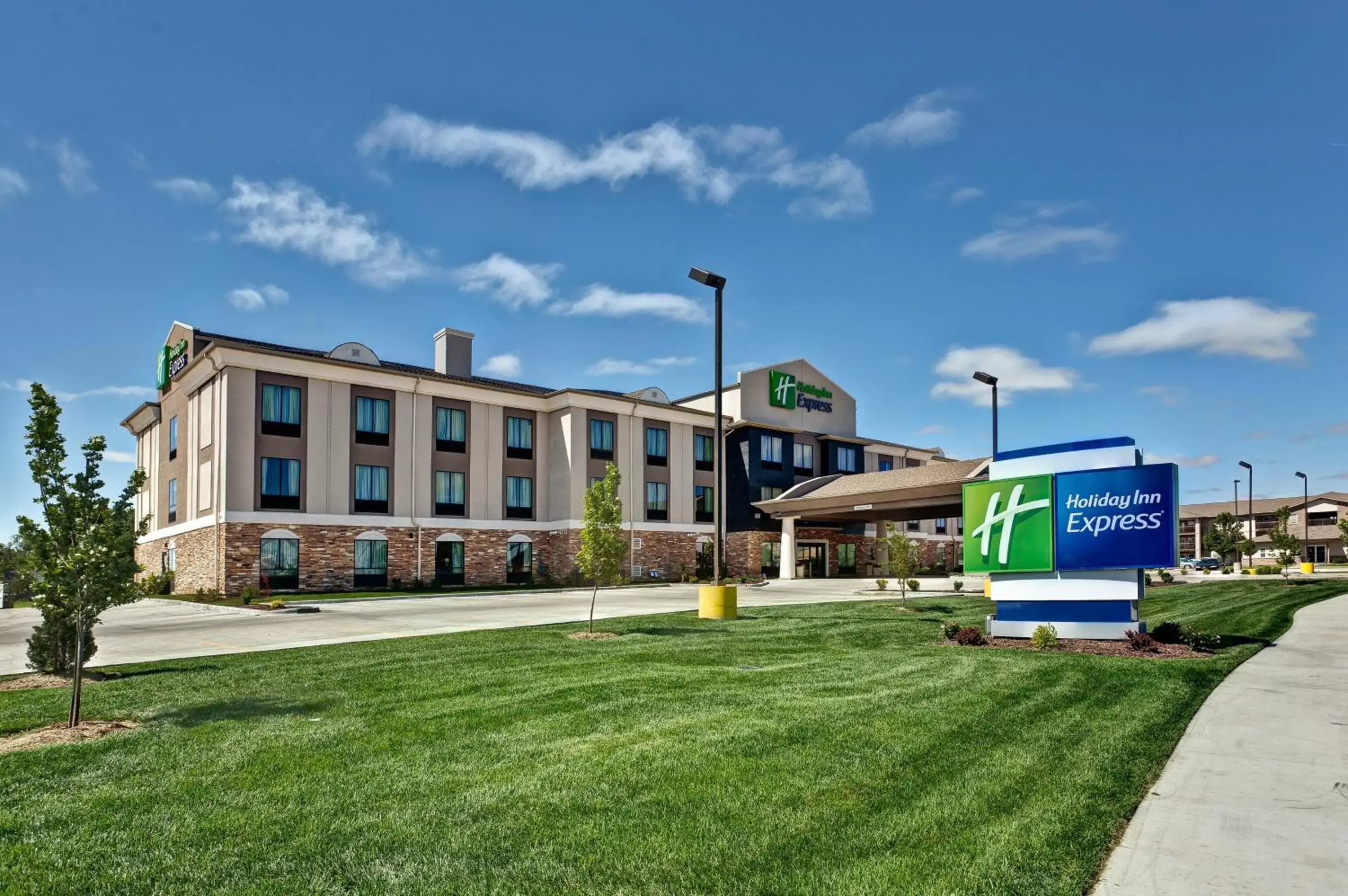 Property Building in Holiday Inn Express Hutchison, an IHG Hotel