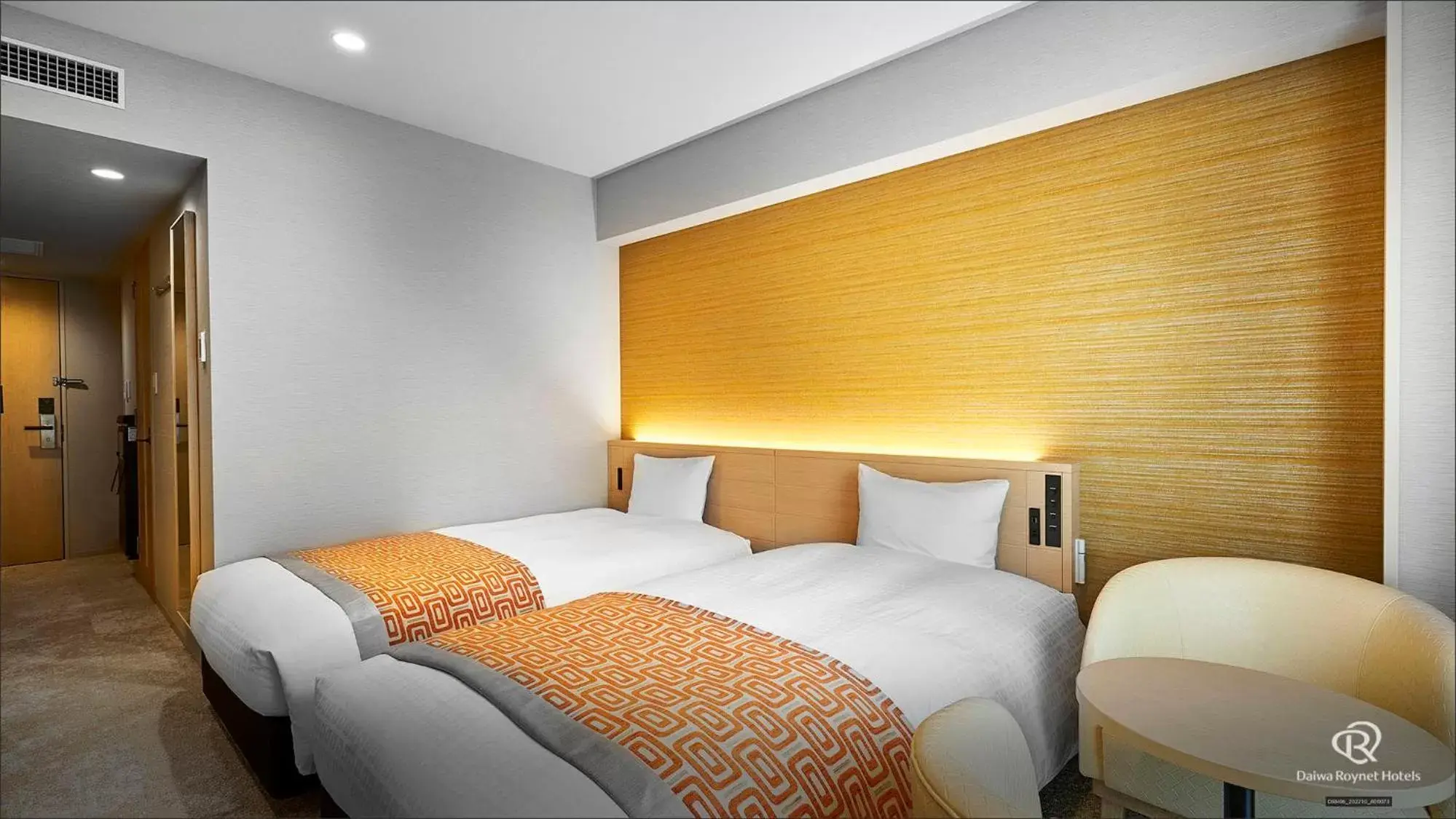 Photo of the whole room, Bed in Daiwa Roynet Hotel Matsuyama