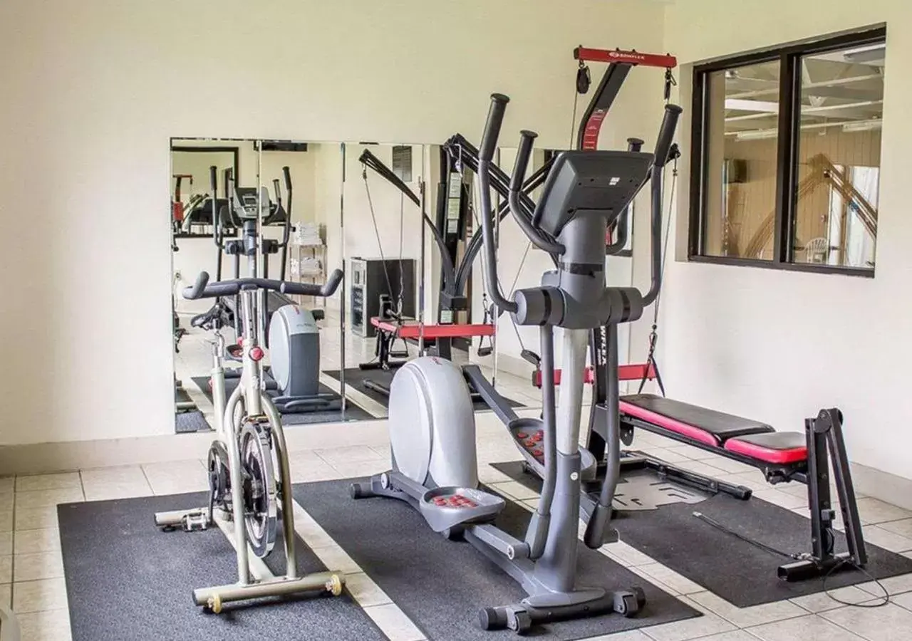 Fitness centre/facilities, Fitness Center/Facilities in Norwood Inn & Suites Columbus