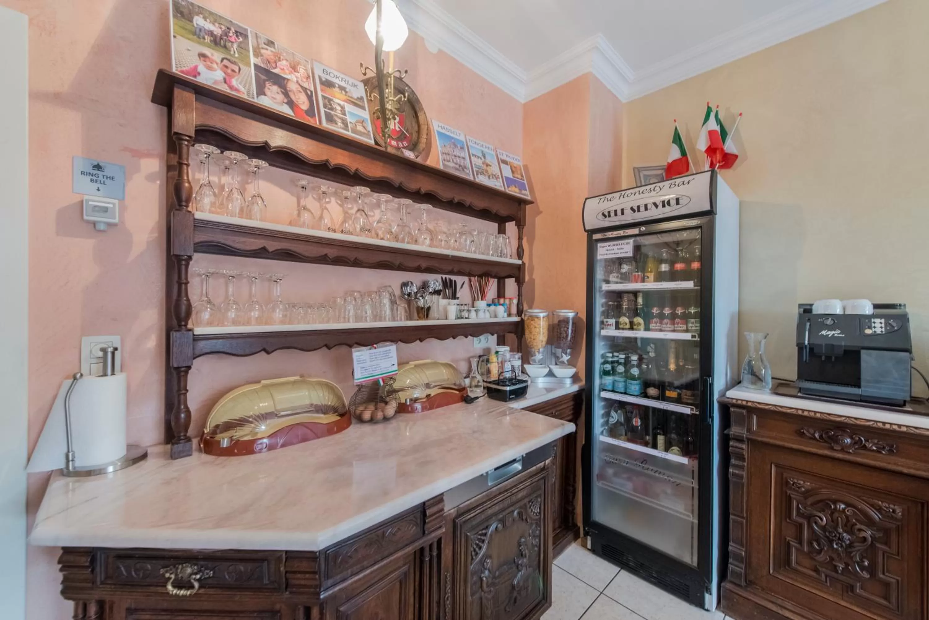 Coffee/tea facilities in B&B Casa Roman & Vakantiewoning voor 1 pers tot max 32 personen