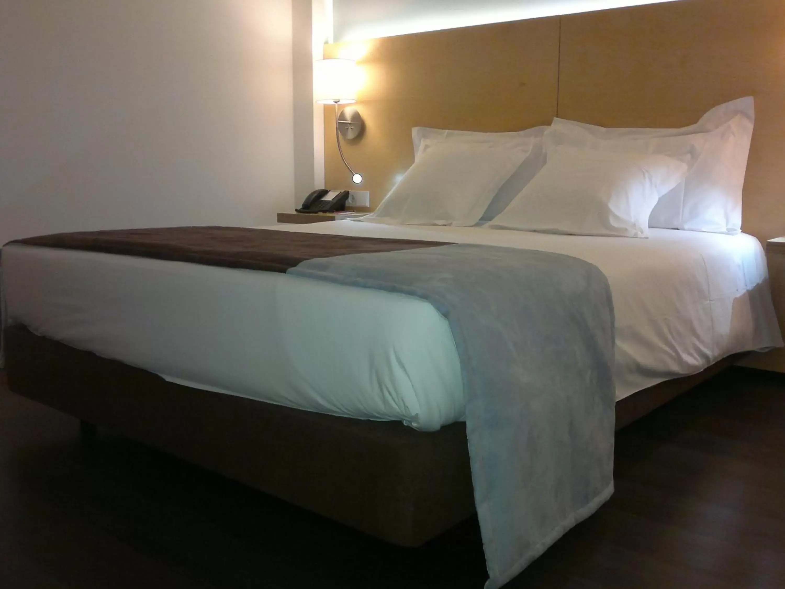 Standard Double Room - Non-Smoking in Hotel Mercure Braga Centro Standard Double Room - Non-Smoking in Hotel Mercure Braga Centro