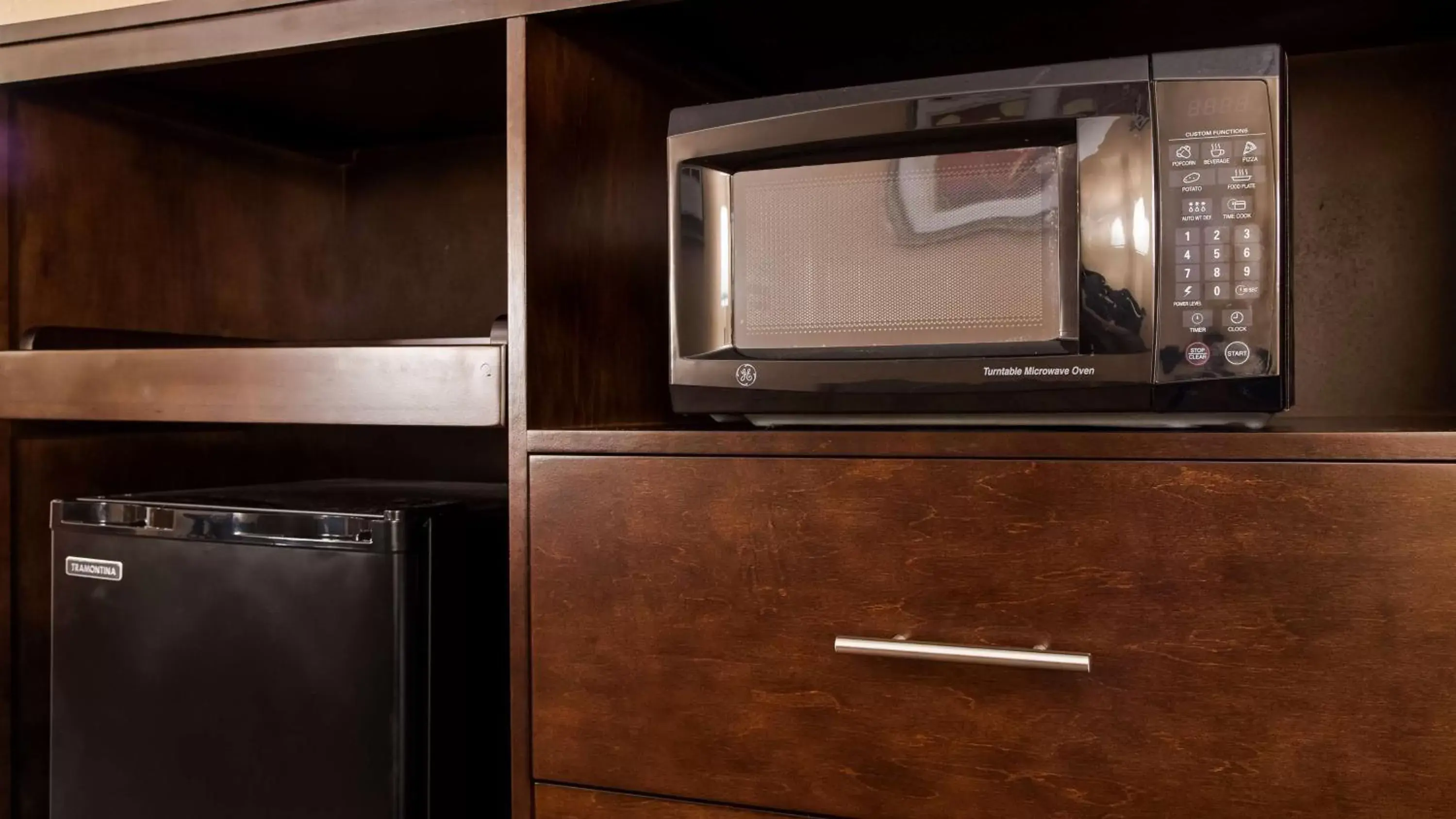 Photo of the whole room in Best Western Crossroads of the Bluffs Photo of the whole room in Best Western Crossroads of the Bluffs