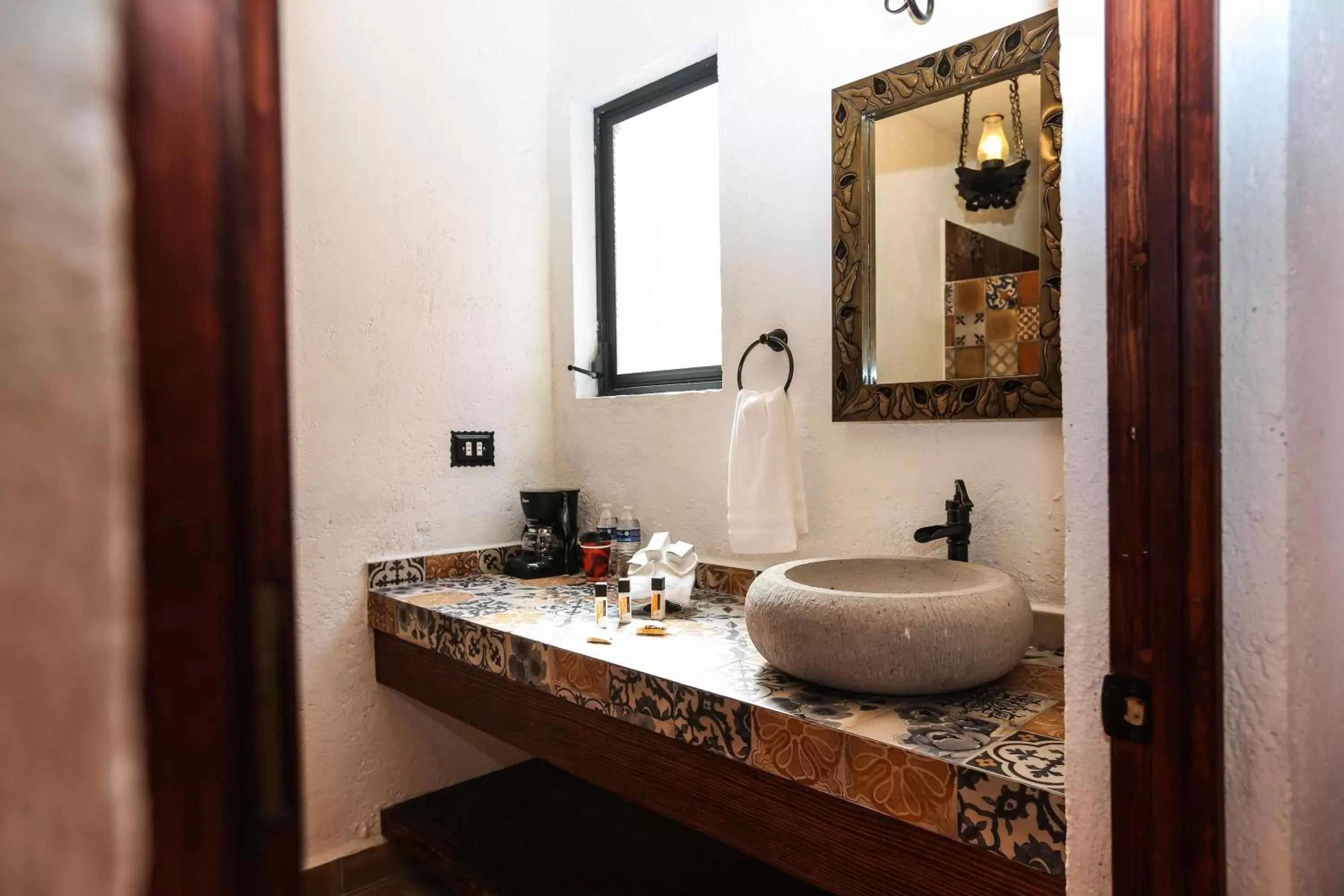 Bathroom in El mesón del Quijote