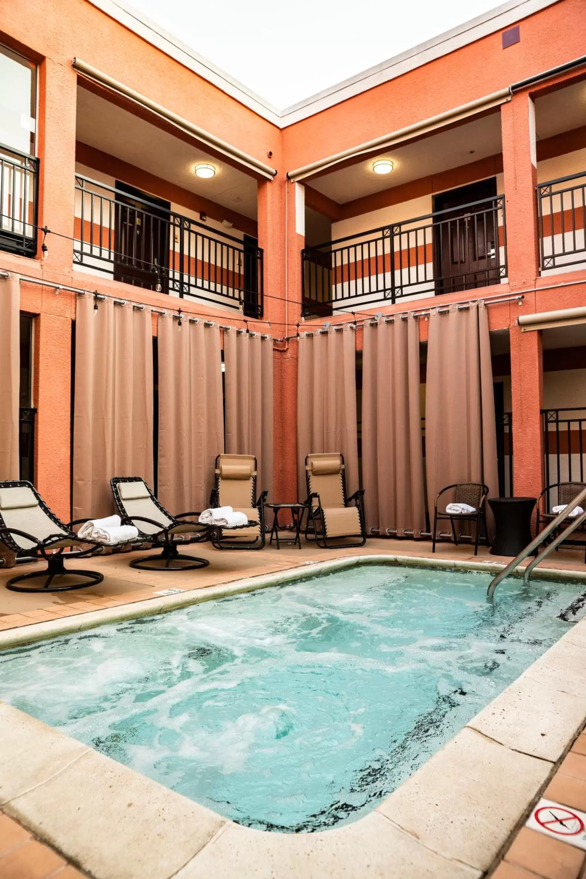 Hot Tub, Swimming Pool in Days Inn by Wyndham Concord