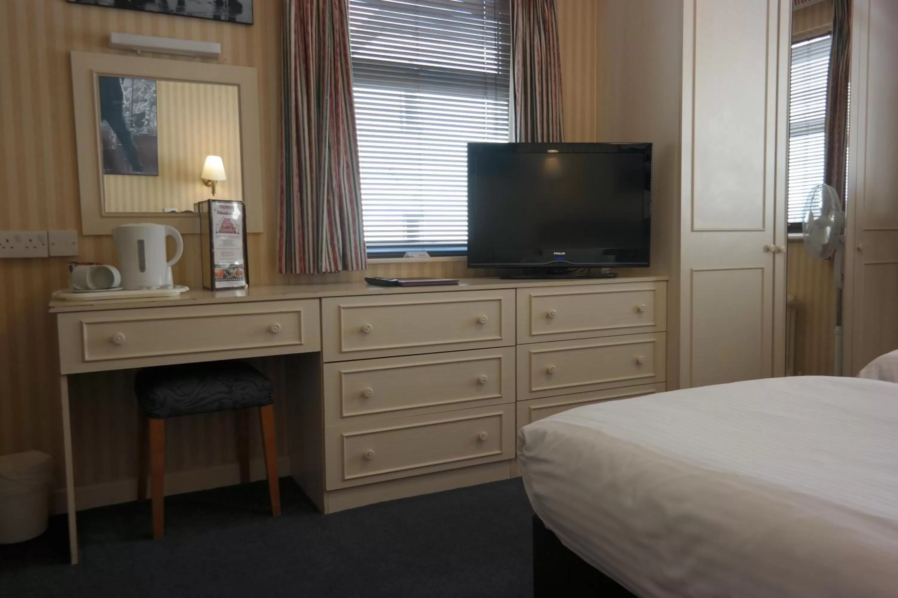 Bedroom, Bed in Hotel Celebrity Bournemouth East Cliff by Villare hotels