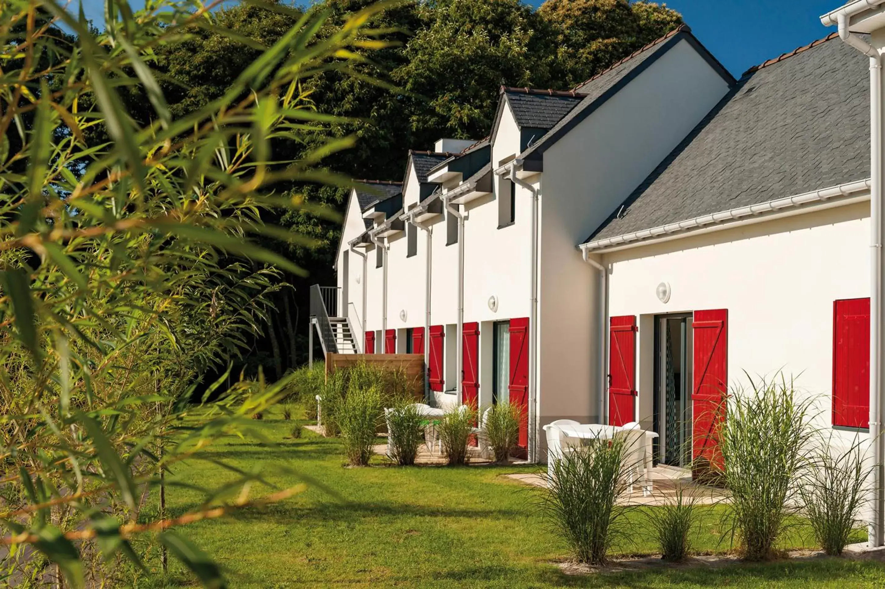 Facade/entrance, Property Building in Lagrange Vacances Domaine de Val Queven