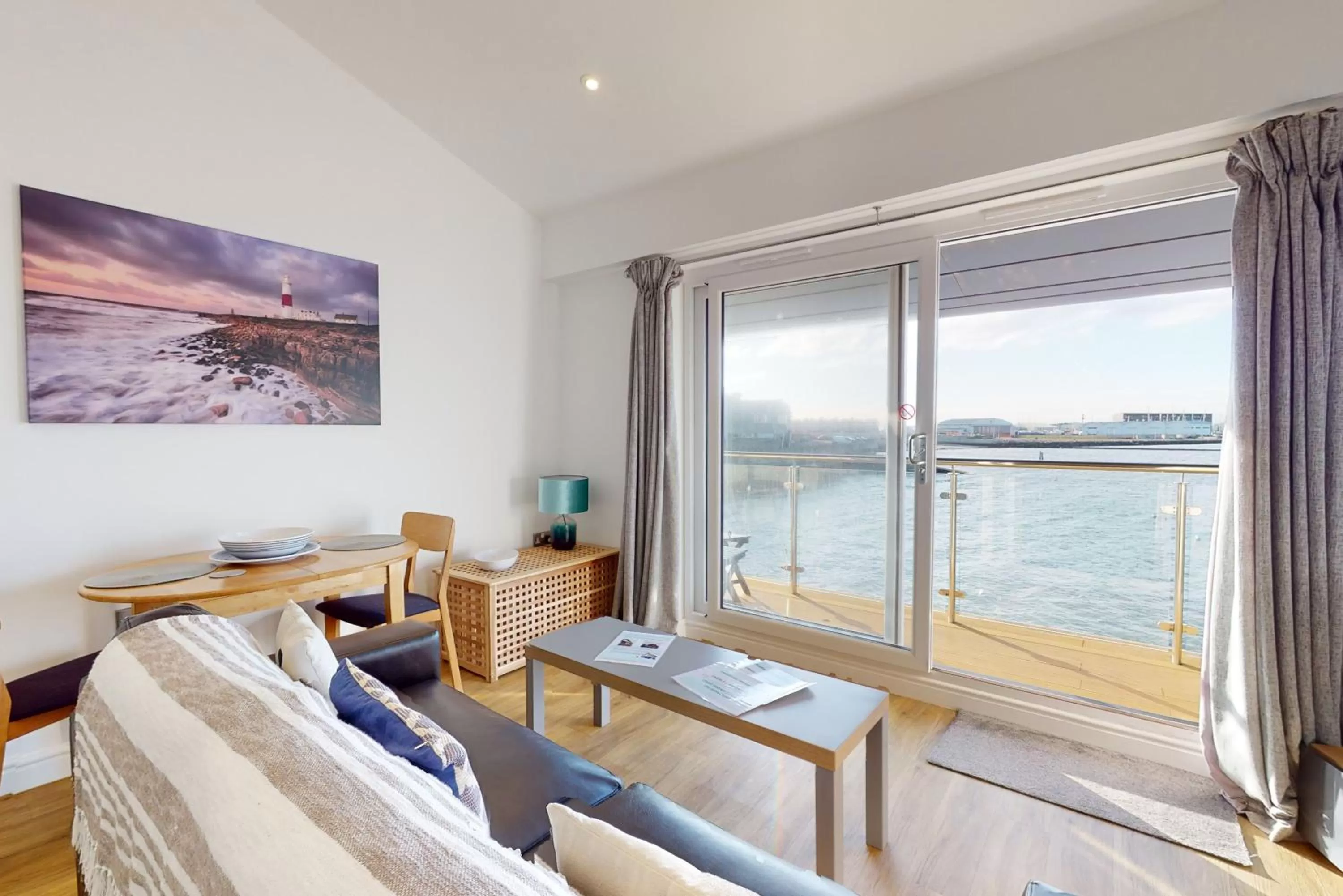 Living room in Crabbers' Wharf